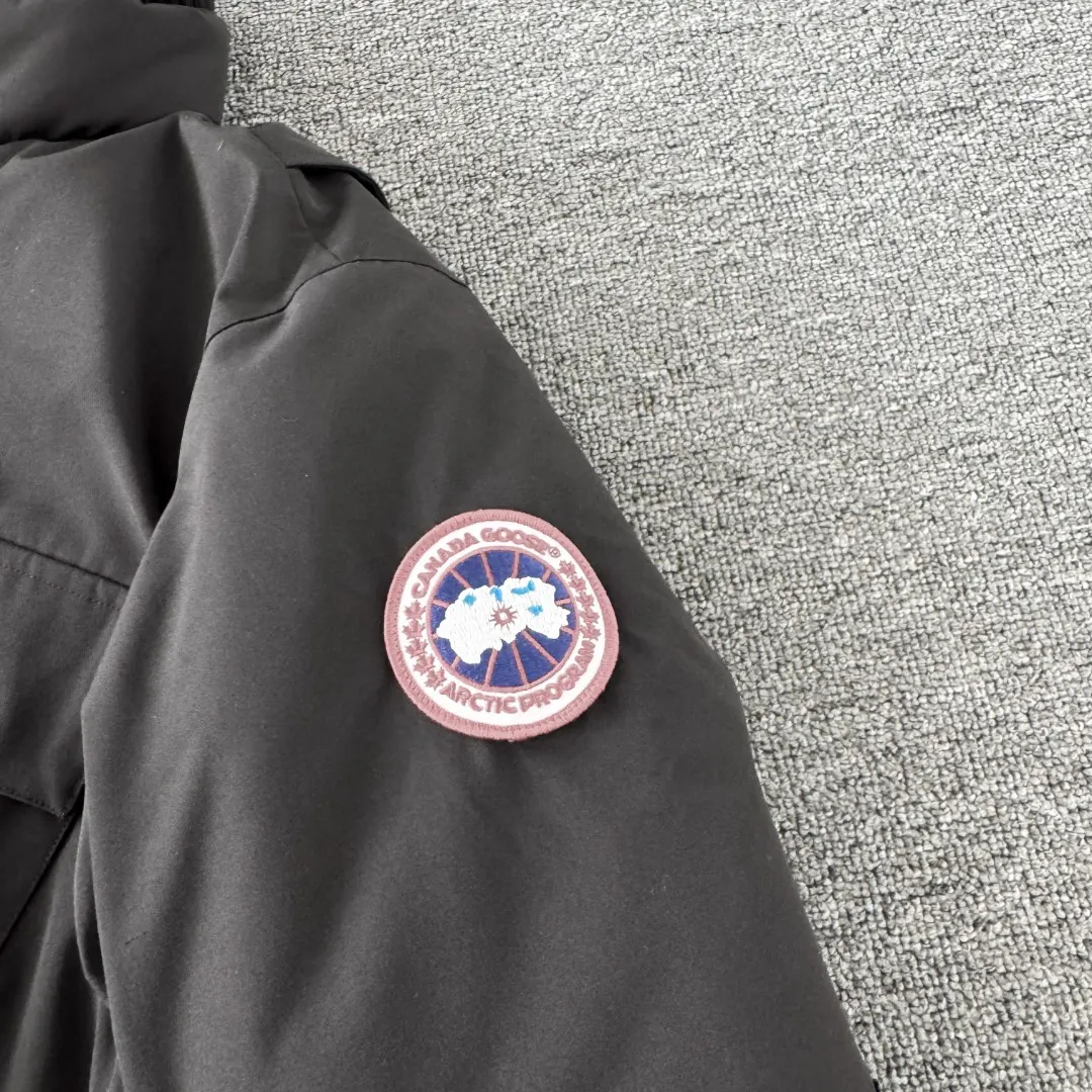 Expedition Down-Filled Puffer Jacket D49024792 — view 4