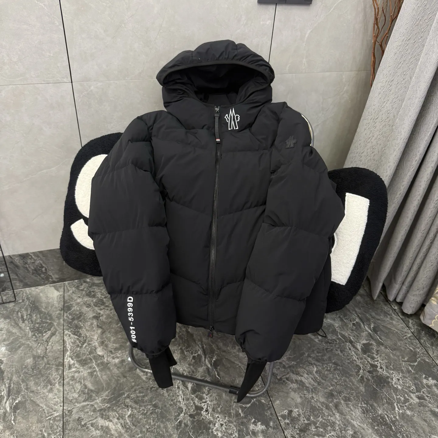 Moncler Grenoble Arcesaz Down-Filled Ski Jacket D51021270 — view 2