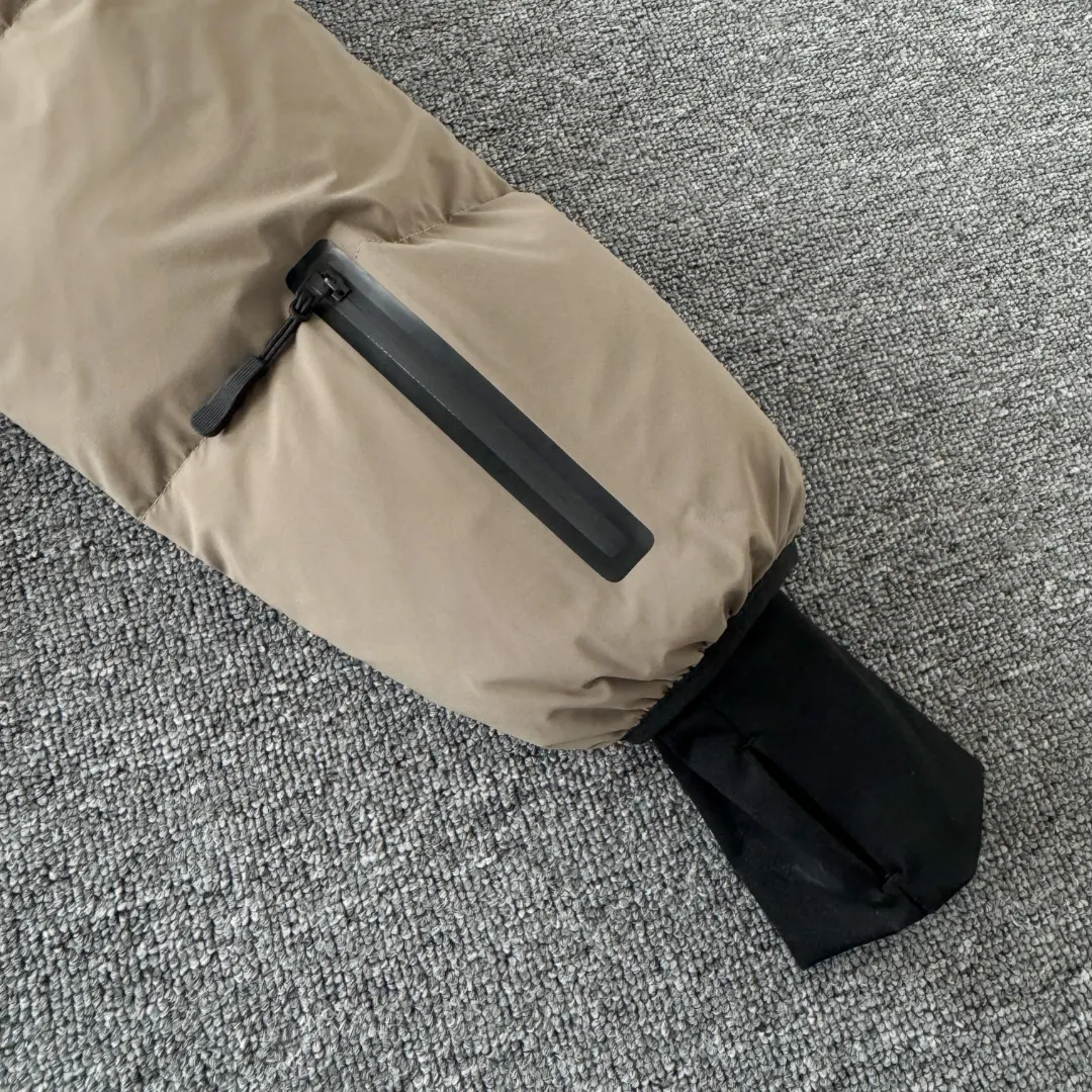 Gore-Tex Waterproof Down-Filled Puffer Jacket D55024716 — view 8