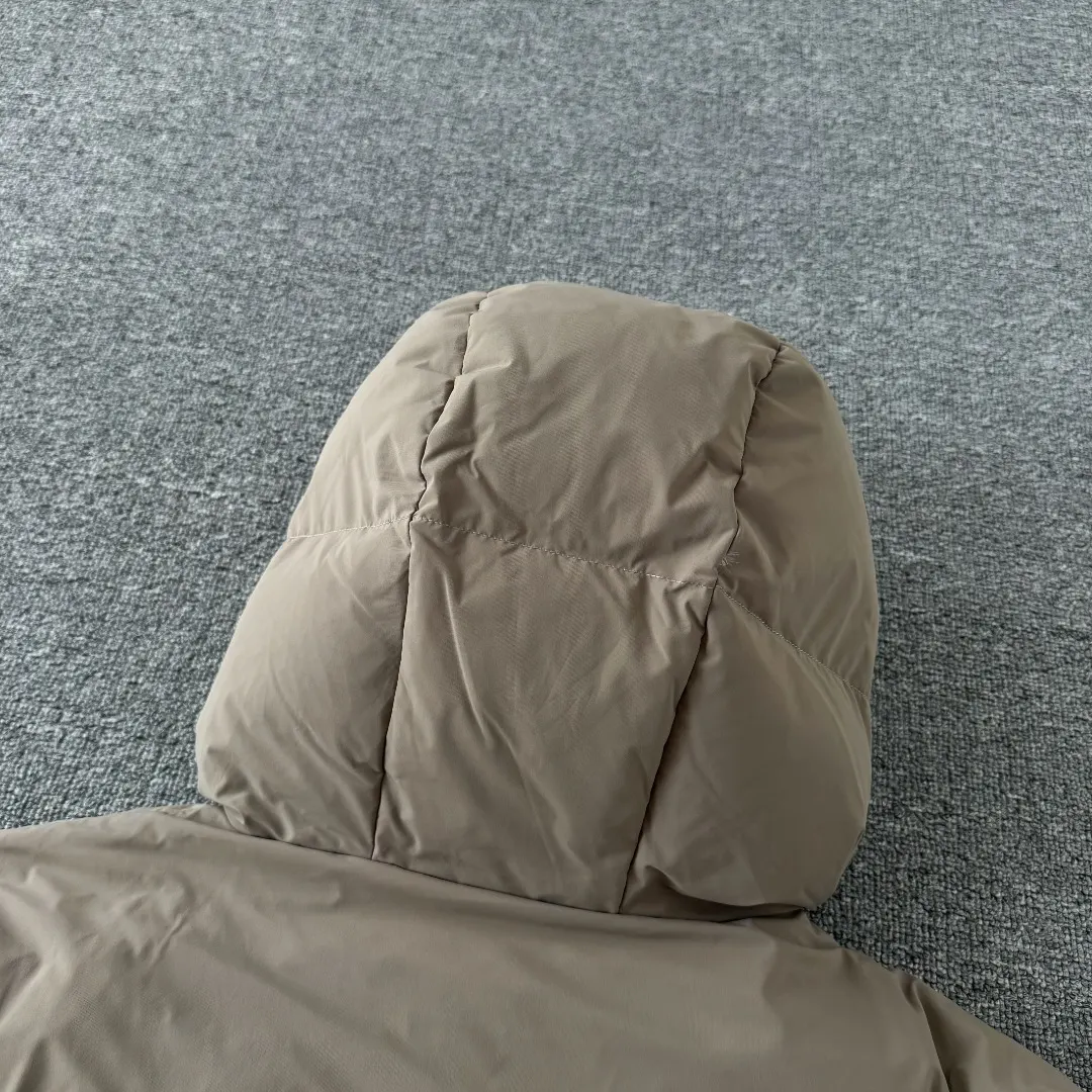 Gore-Tex Waterproof Down-Filled Puffer Jacket D55024716 — view 13