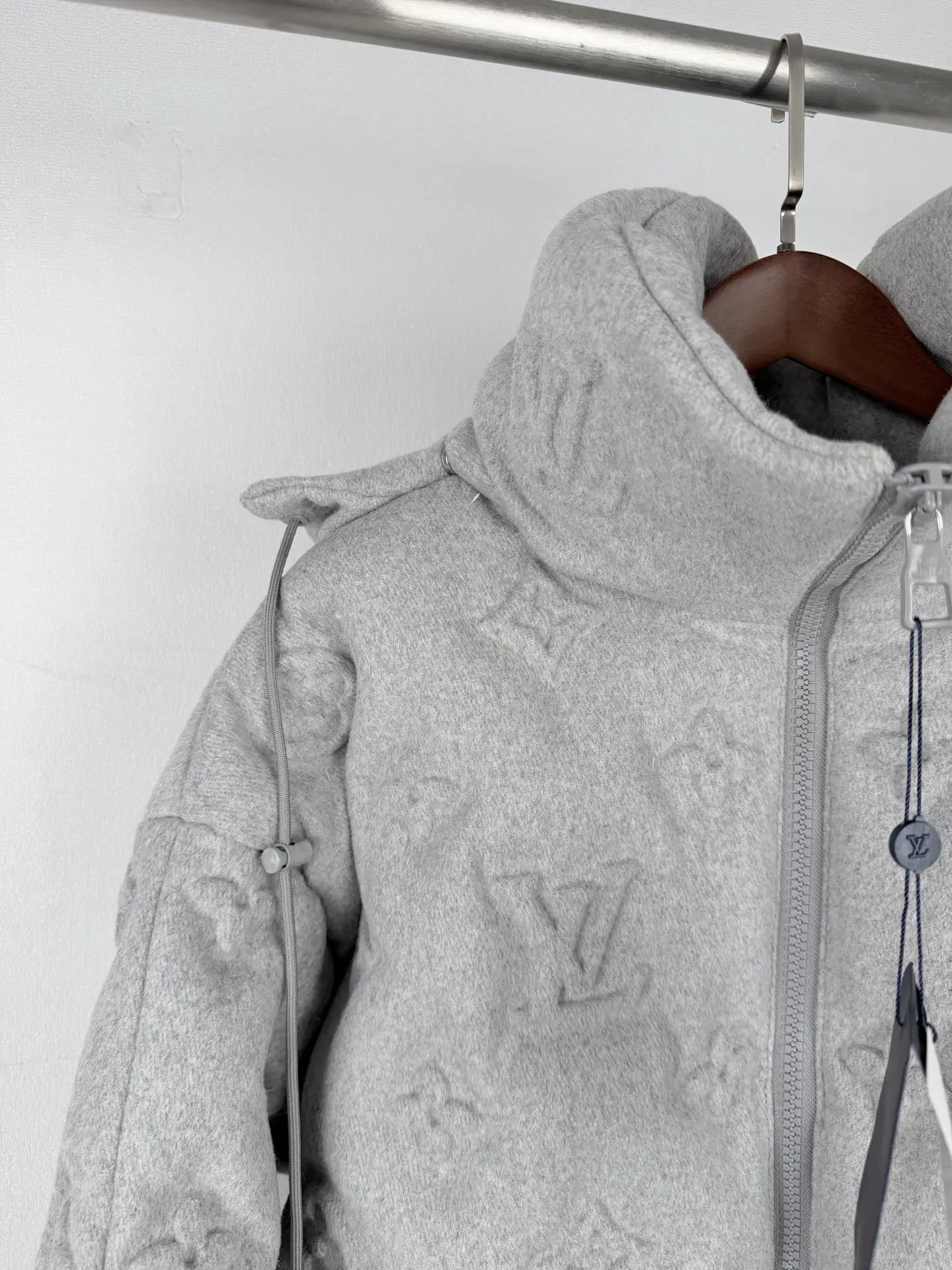 Monogram Embossed Down-Filled Puffer Jacket D72021285 — view 5