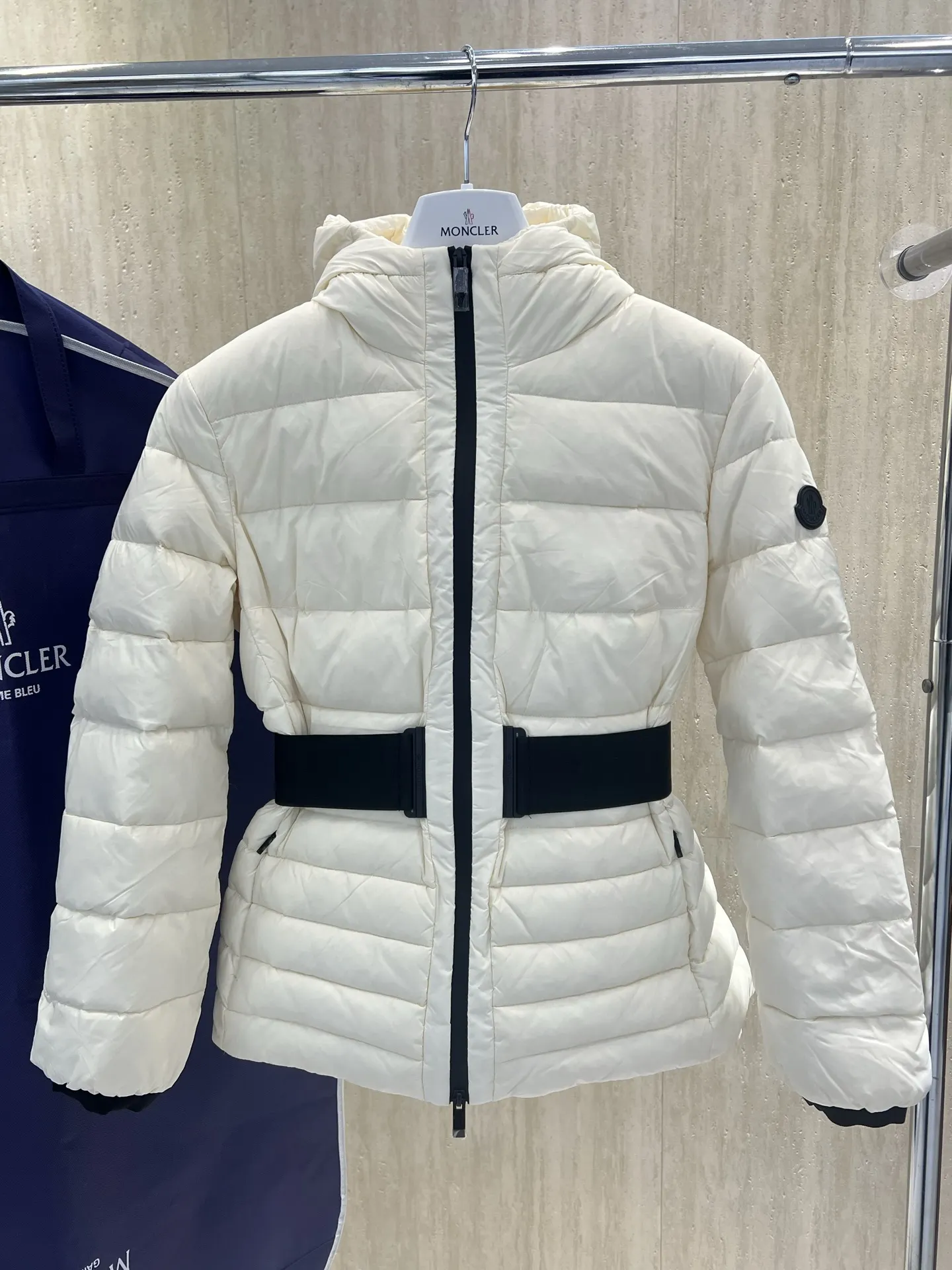 Magnolia Belted Hooded Down Jacket D81021255
