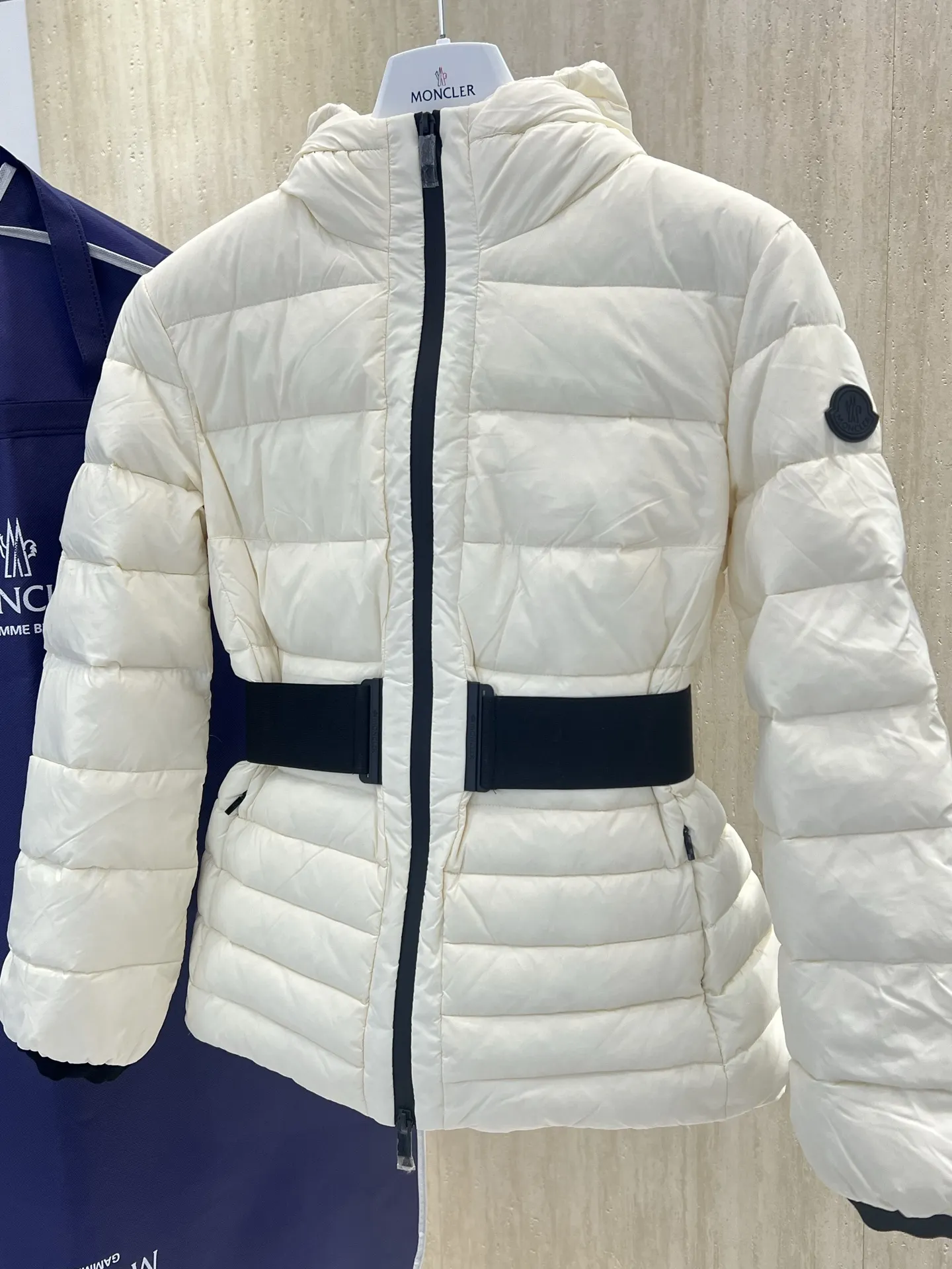 Magnolia Belted Hooded Down Jacket D81021255 — view 3