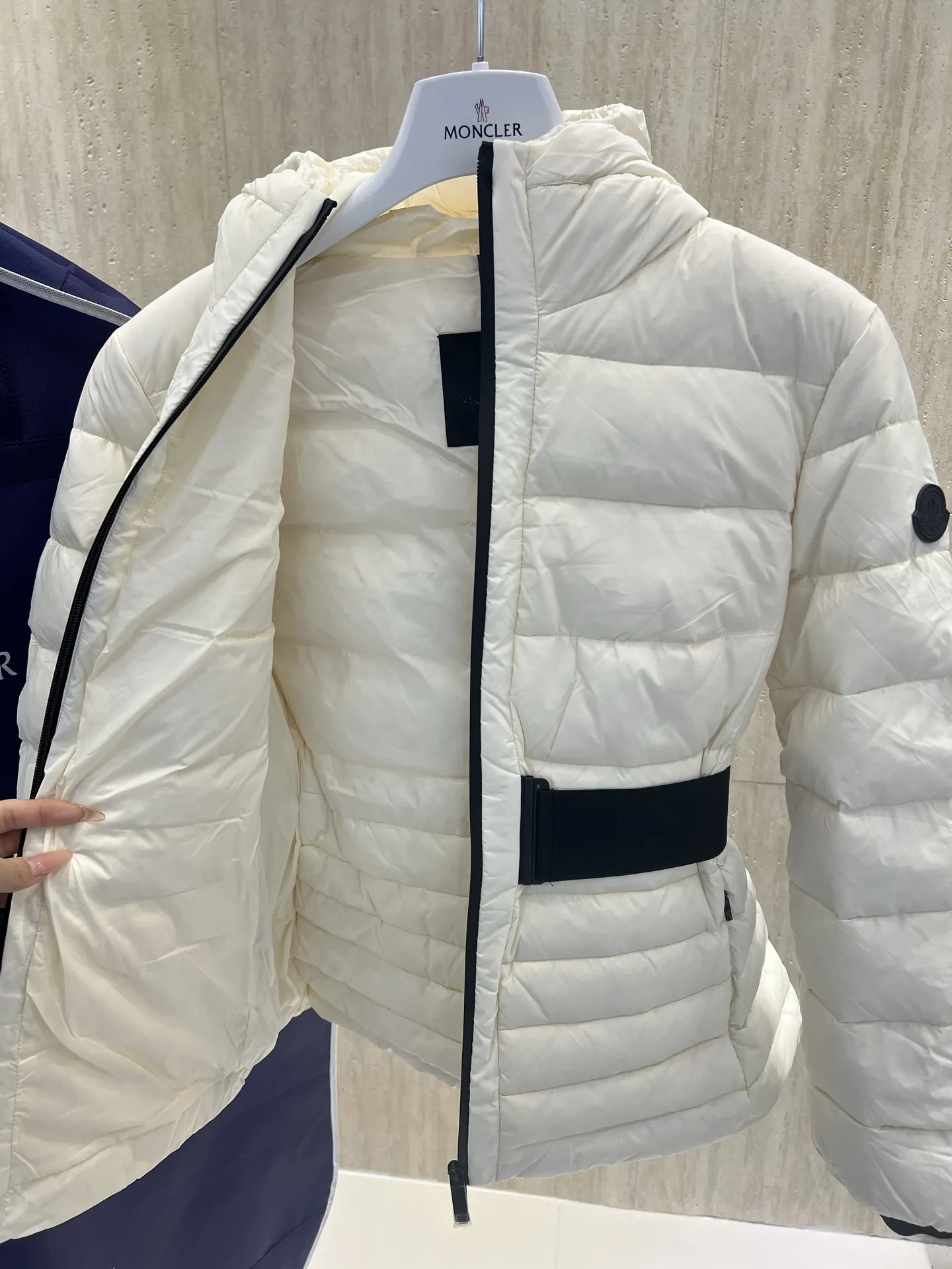 Magnolia Belted Hooded Down Jacket D81021255 — view 7