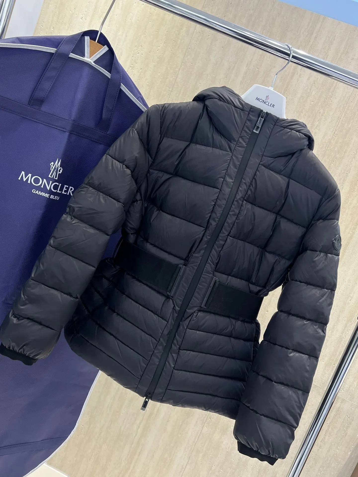 Magnolia Belted Hooded Down Jacket D81021256 — view 3