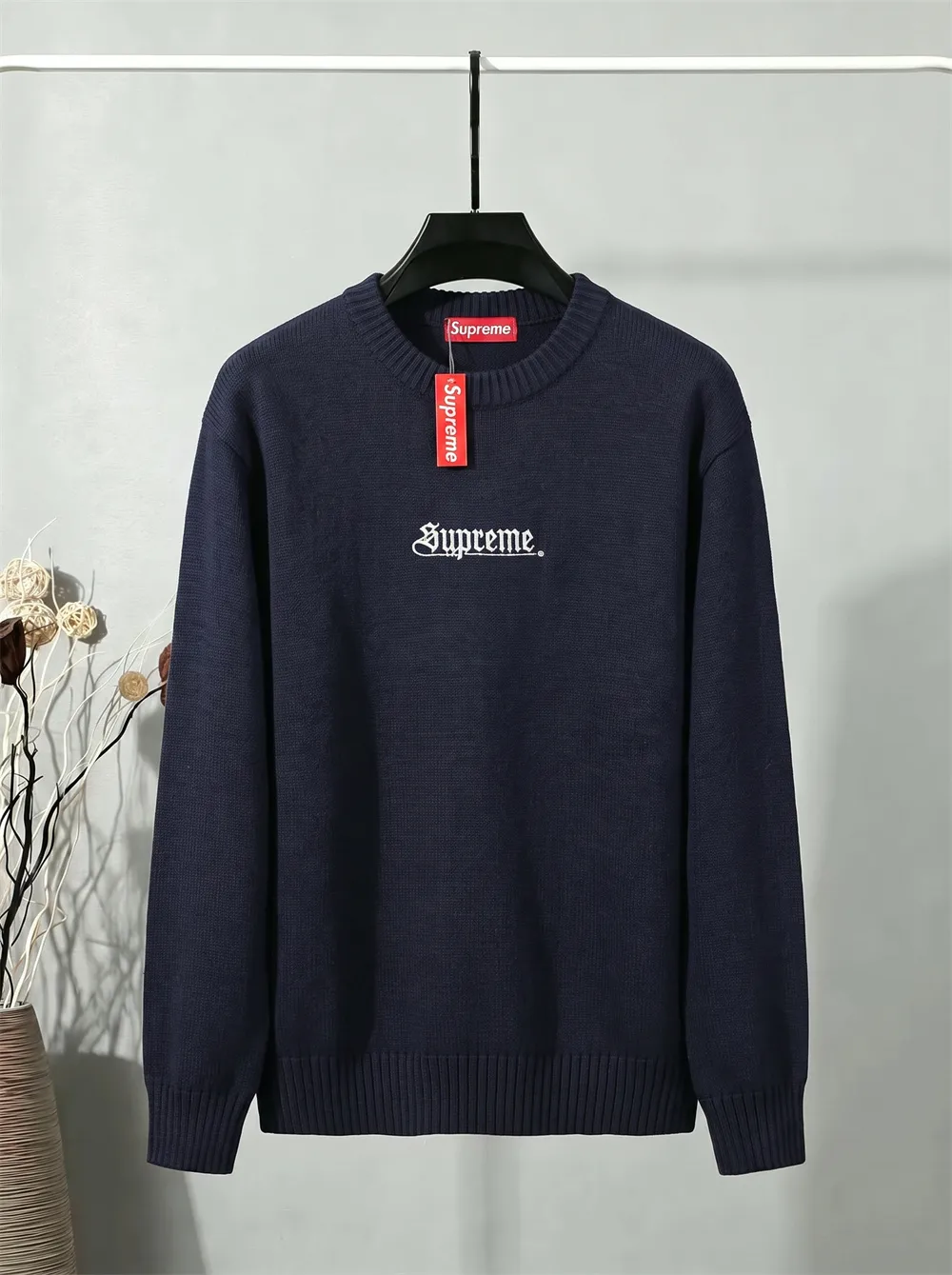 Logo Embroidered Crew-Neck Sweater D20023388