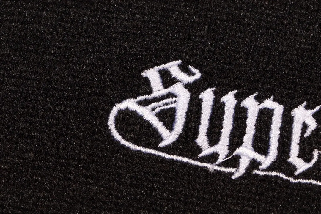 Logo Embroidered Crew-Neck Sweater D20023388 — view 8