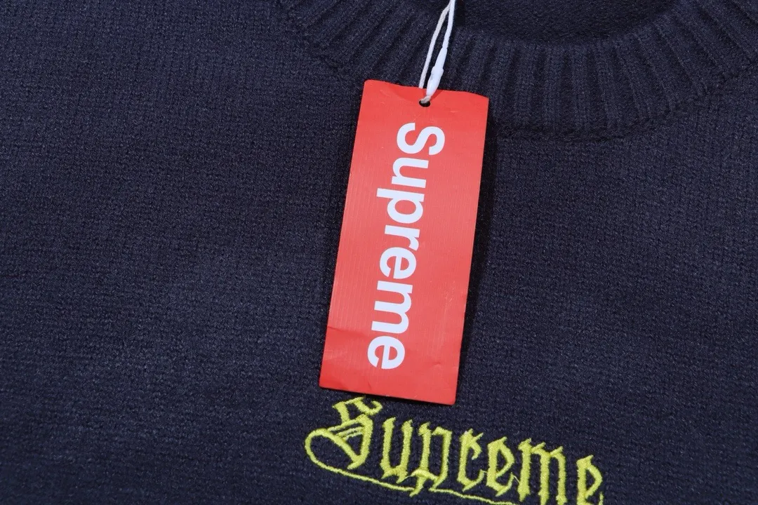 Embroidered Logo Crew-Neck Sweater D20023386 — view 3