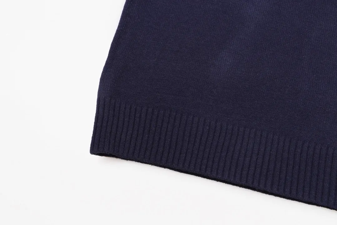 Embroidered Logo Crew-Neck Sweater D20023386 — view 8