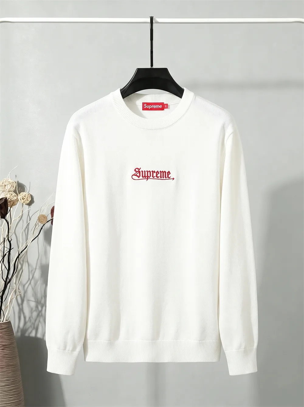 Supreme Embroidered Logo Crew-Neck Sweater D20023387