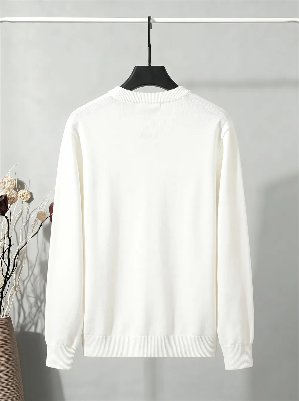 Supreme Embroidered Logo Crew-Neck Sweater D20023387 — view 2