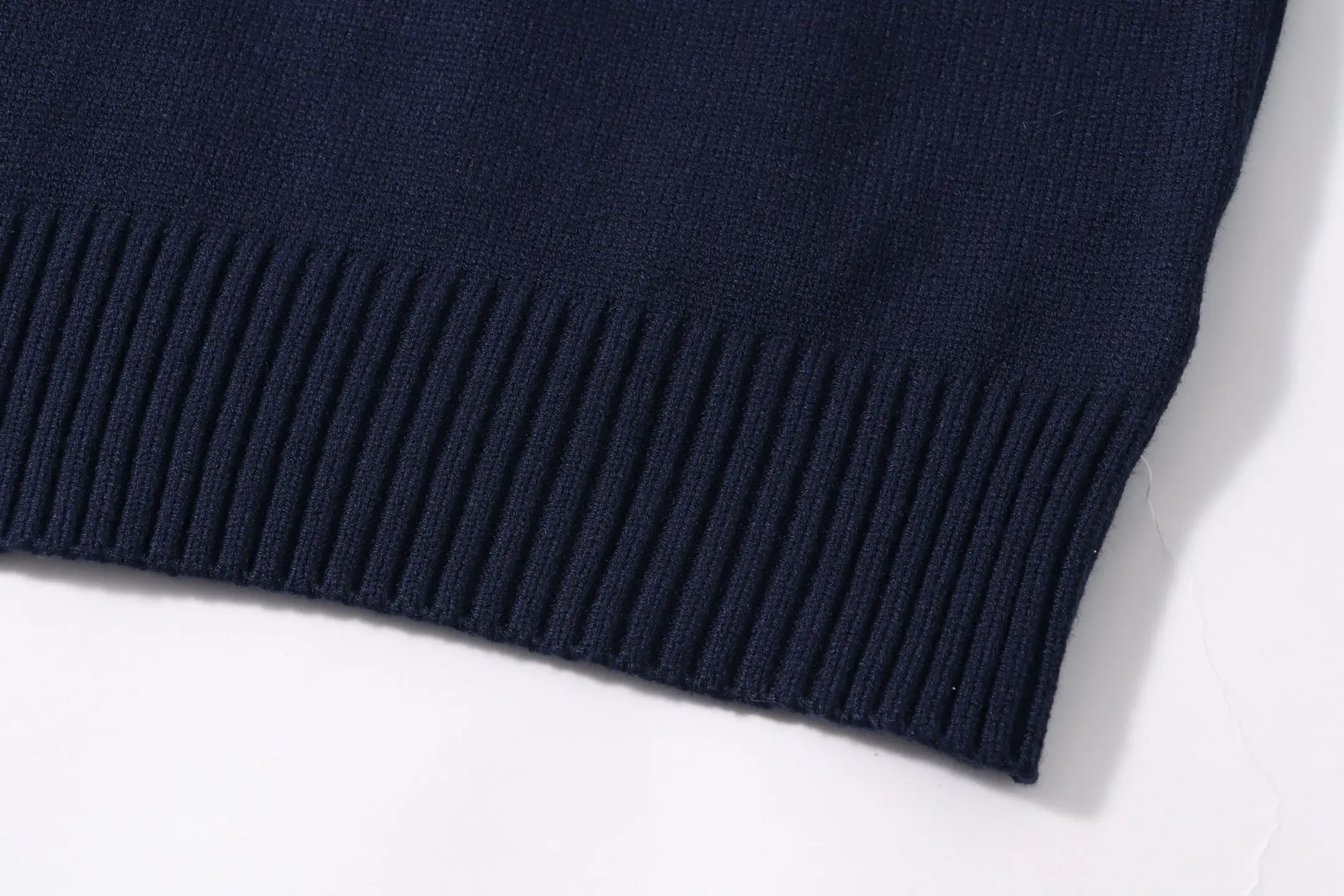 Chez Valentino Logo Intarsia Knit Sweater D20023416 — view 4
