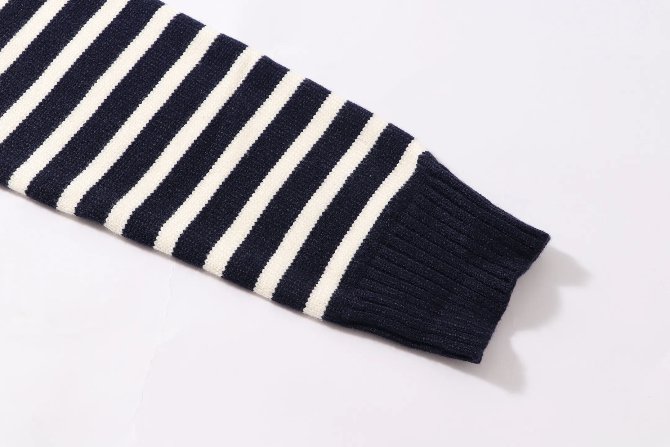 Chez Valentino Striped Logo Crew-Neck Sweater D20023414 — view 6