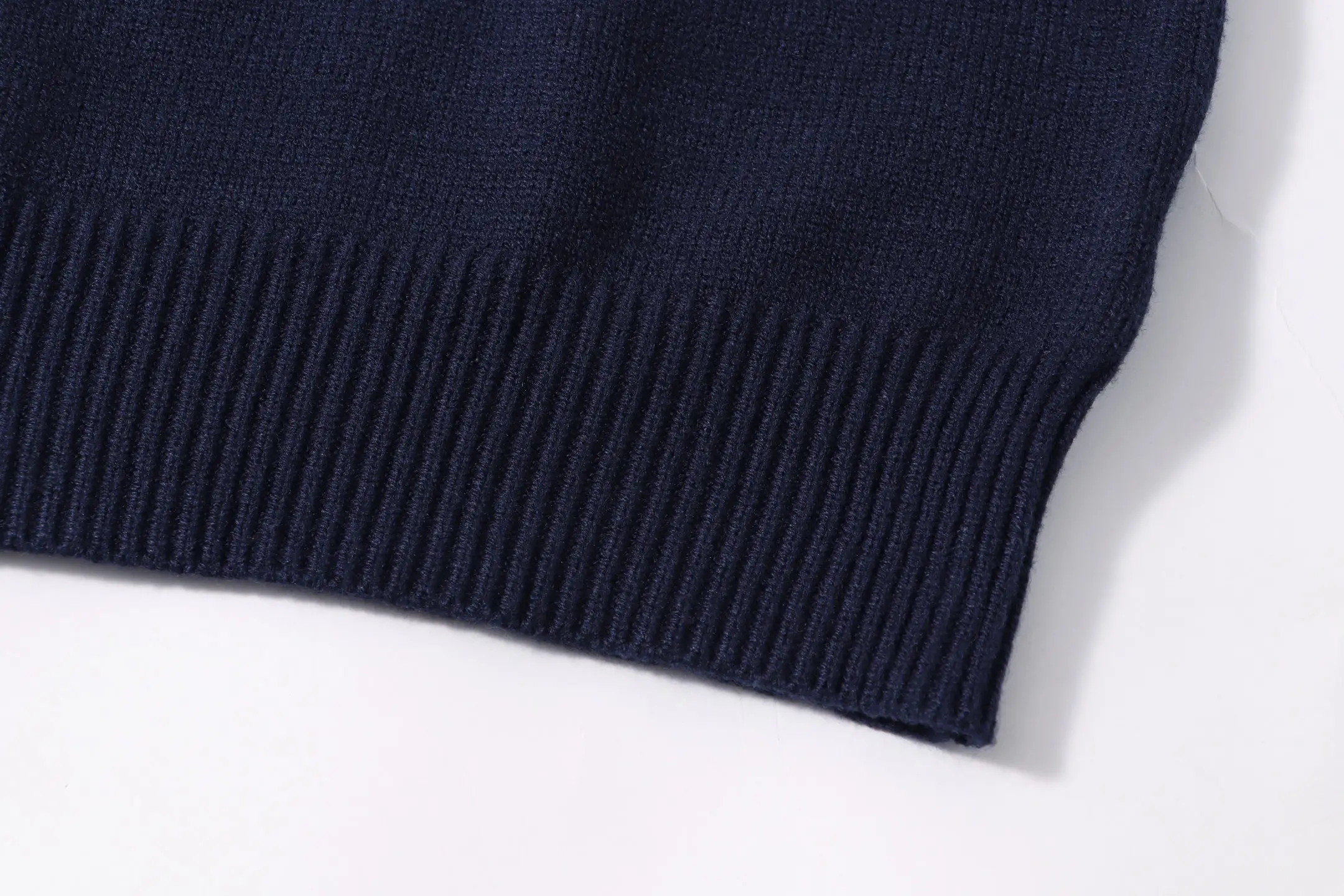 Chez Valentino Intarsia Logo Knit Sweater D20023415 — view 8
