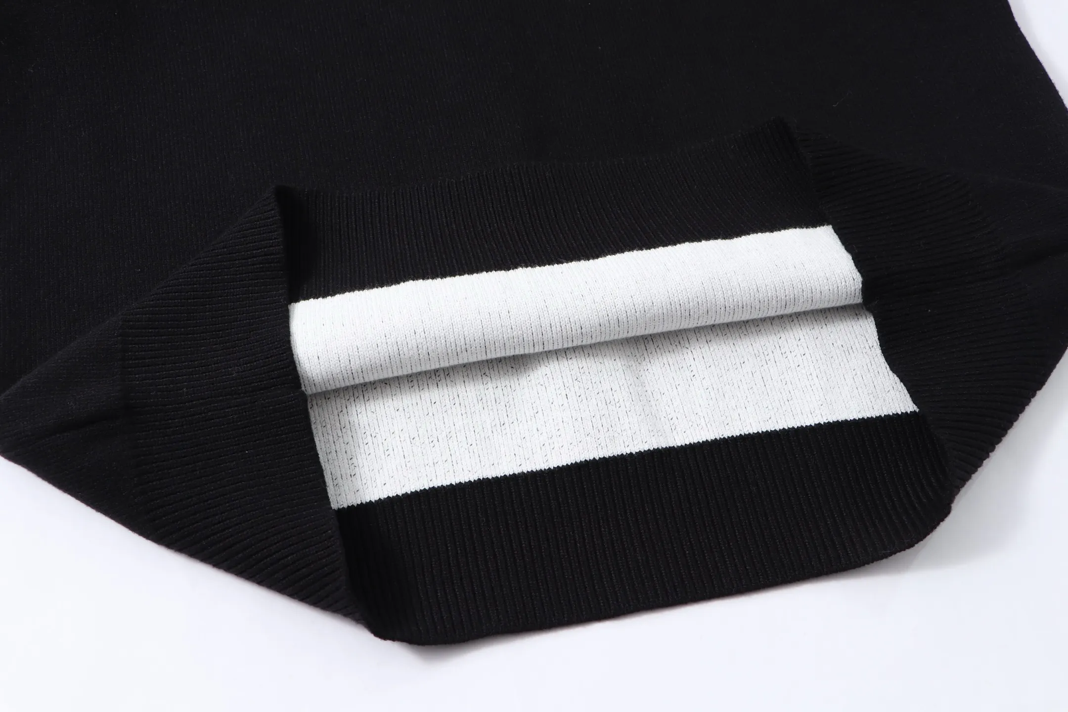 Logo Jacquard Crew-Neck Sweater D21023393 — view 3
