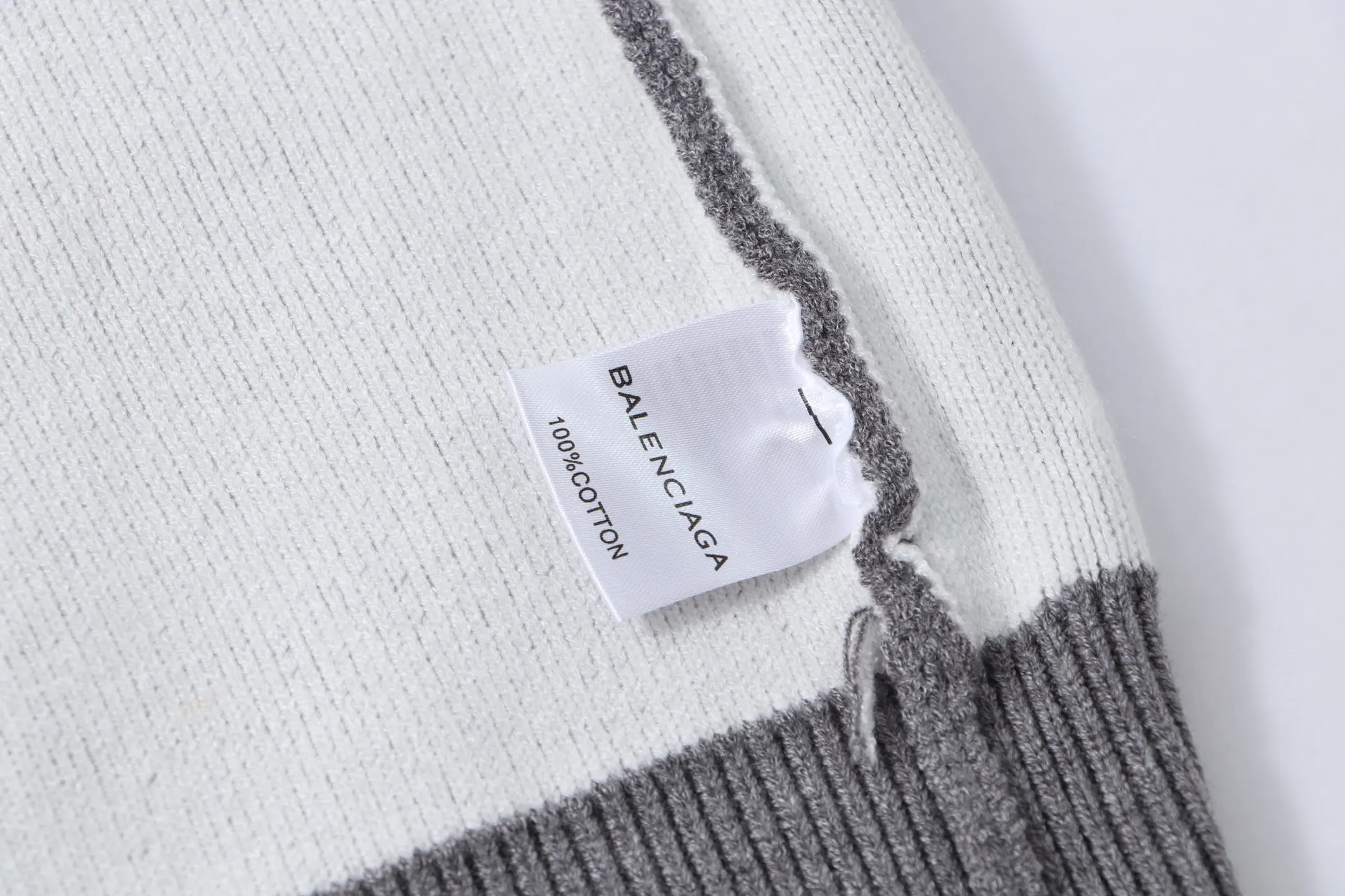 Logo Intarsia Knit Crew-Neck Sweater D21023392 — view 6