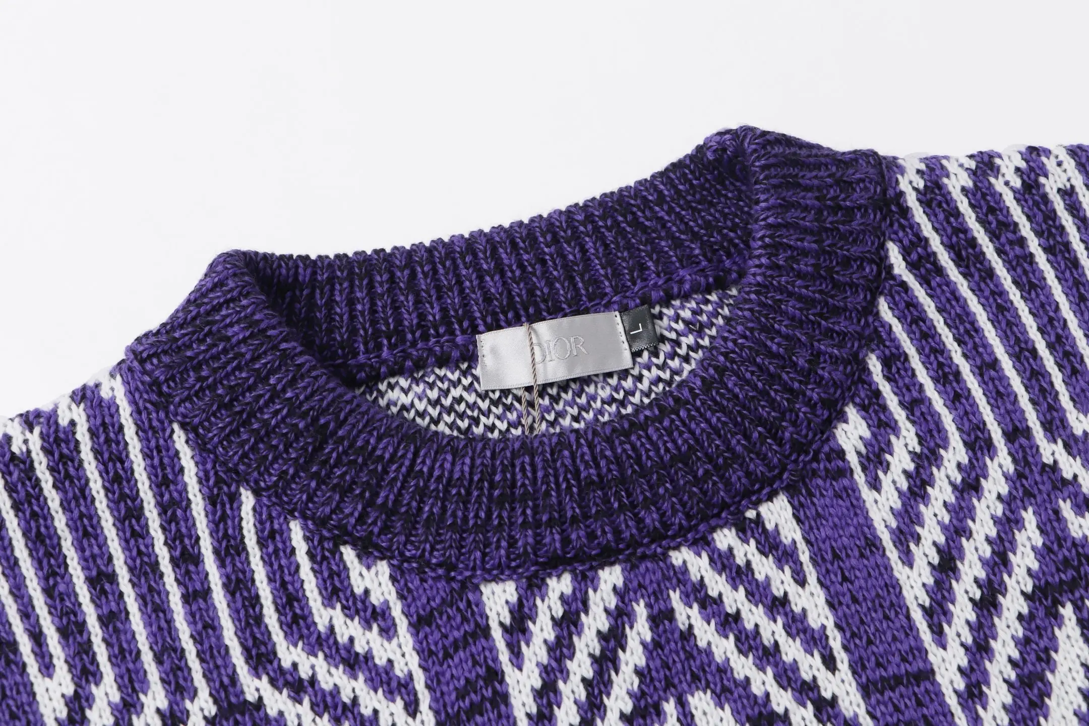 Geometric Jacquard Logo Crew-Neck Sweater D21023375 — view 3