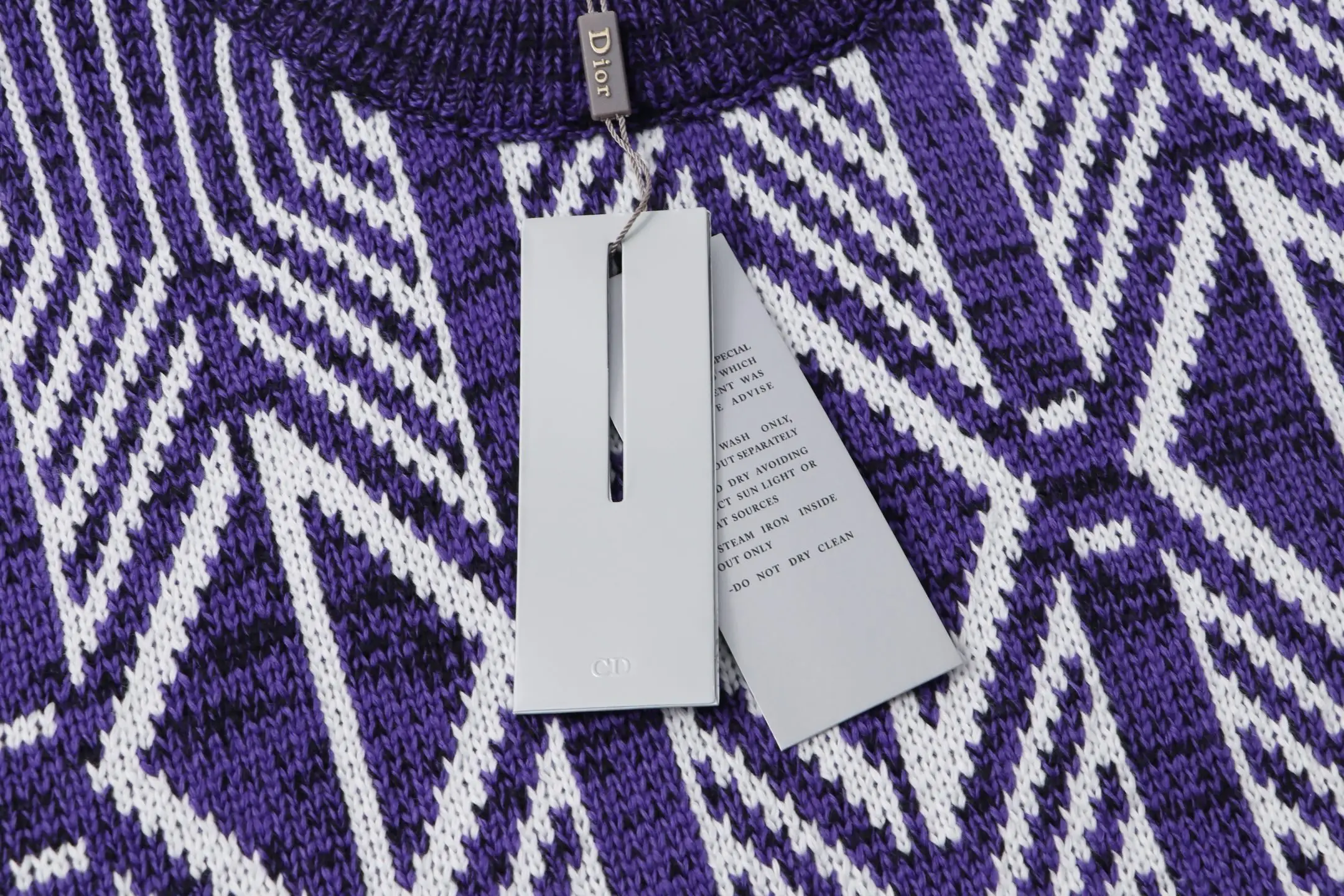 Geometric Jacquard Logo Crew-Neck Sweater D21023375 — view 8