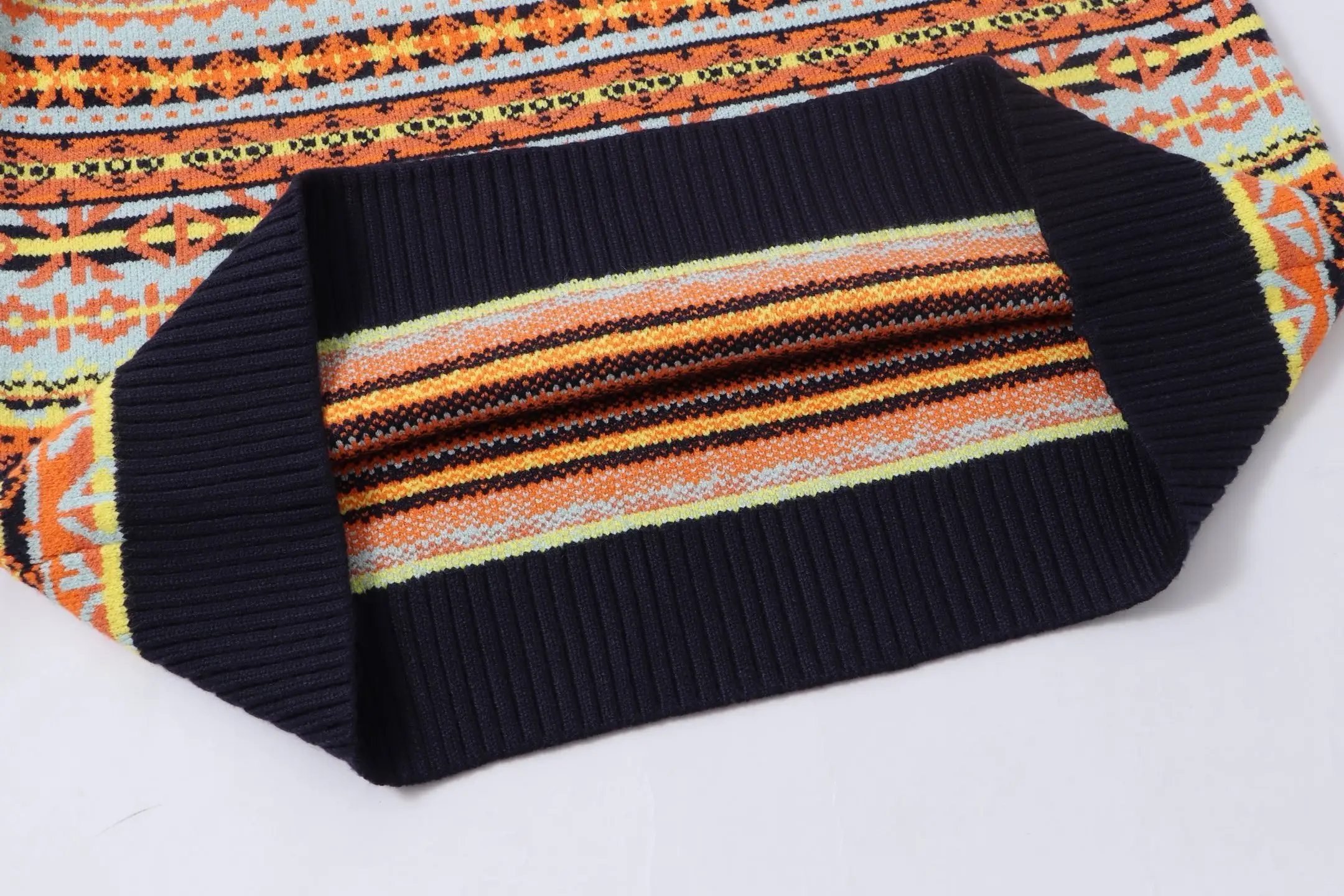 Fair Isle Jacquard Crew-Neck Sweater D21023372 — view 6