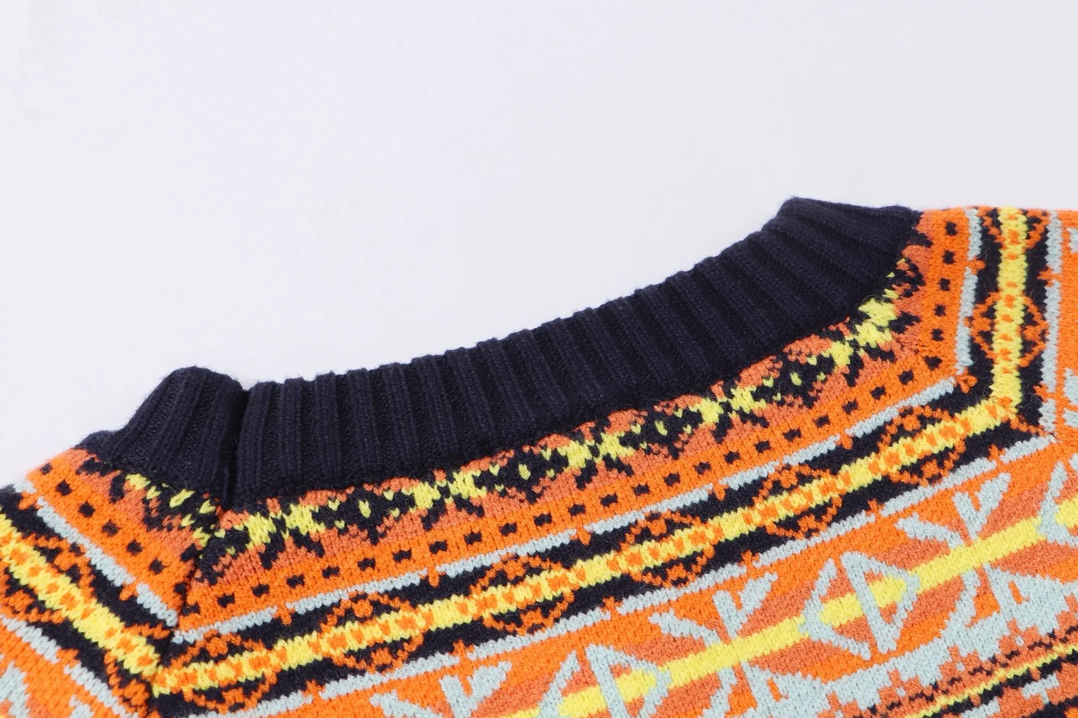 Fair Isle Jacquard Crew-Neck Sweater D21023372 — view 8