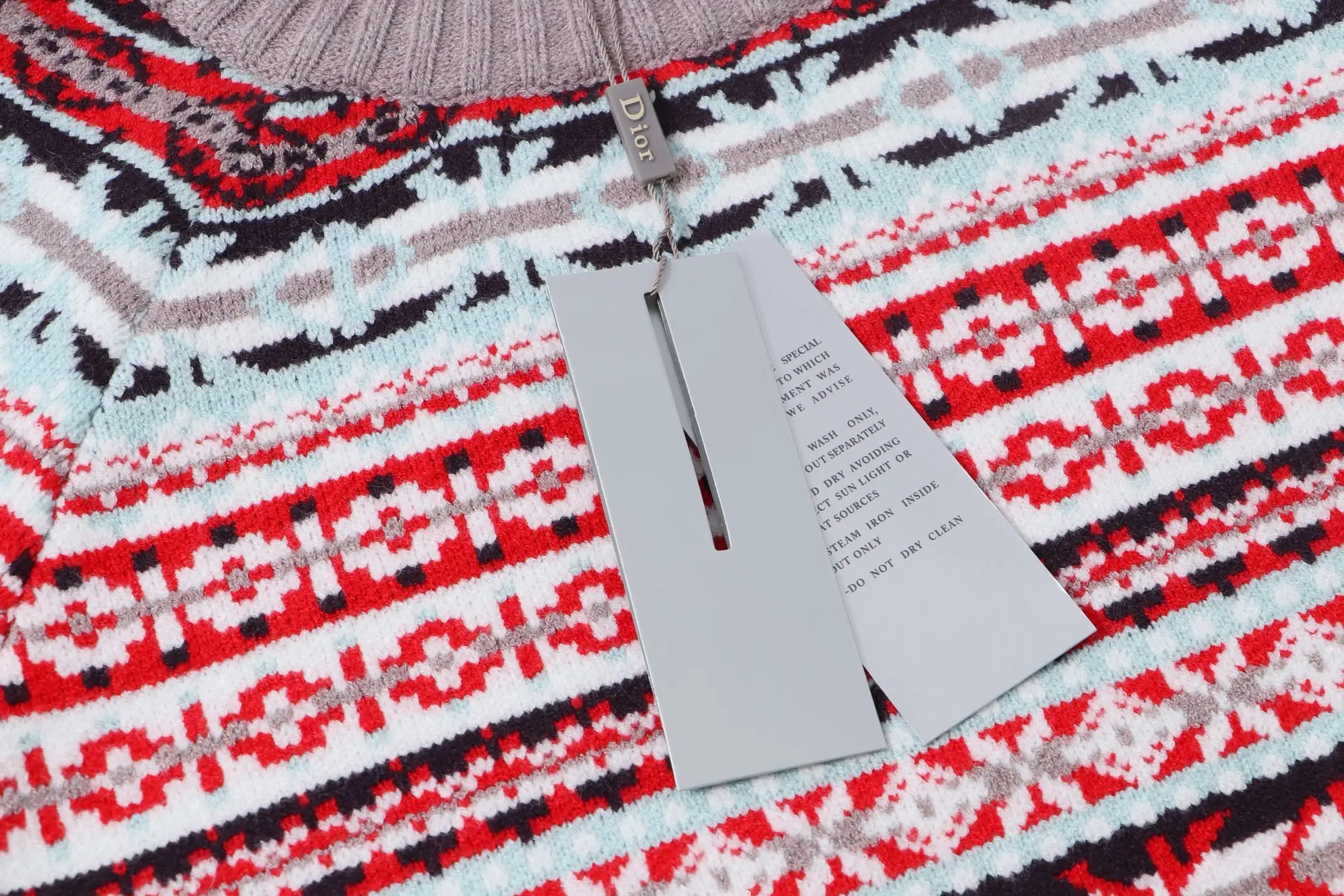Fair Isle Intarsia Crew-Neck Sweater D21023374 — view 4