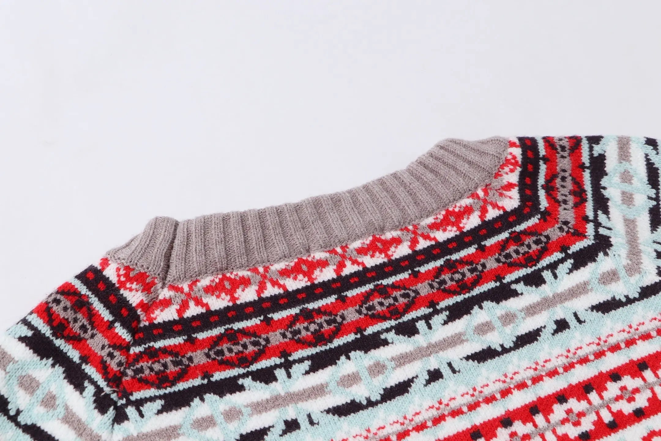 Fair Isle Intarsia Crew-Neck Sweater D21023374 — view 5