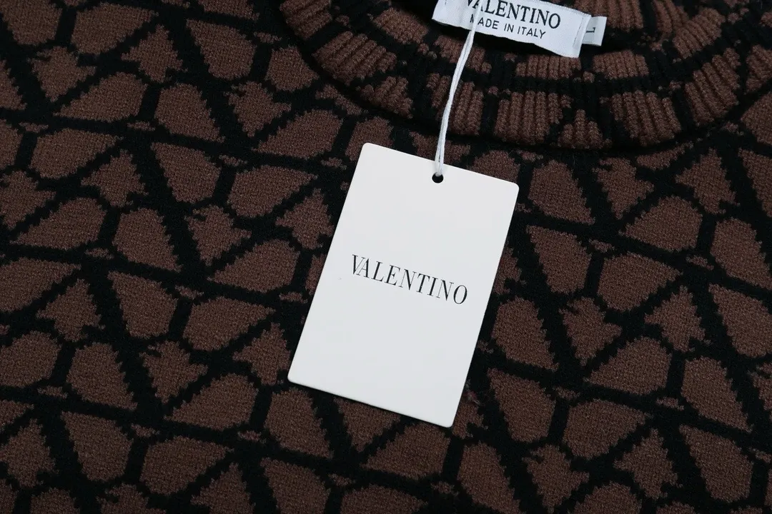 V-Logo Monogram Jacquard Crew-Neck Sweater D21023403 — view 4
