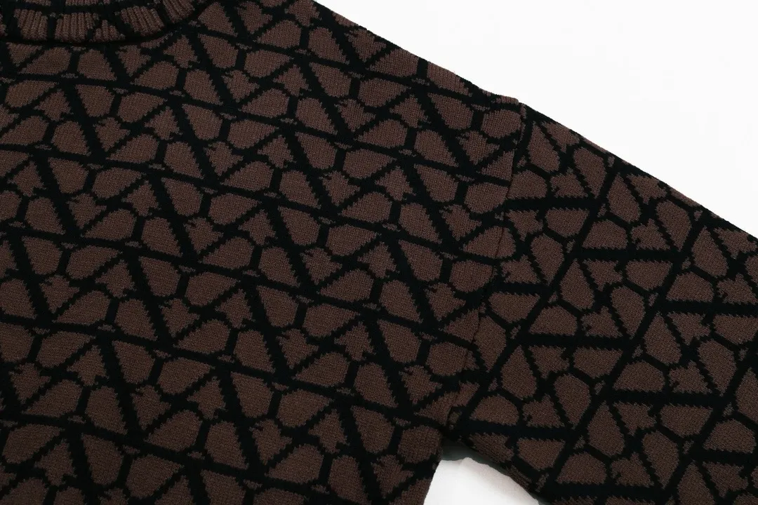 V-Logo Monogram Jacquard Crew-Neck Sweater D21023403 — view 6