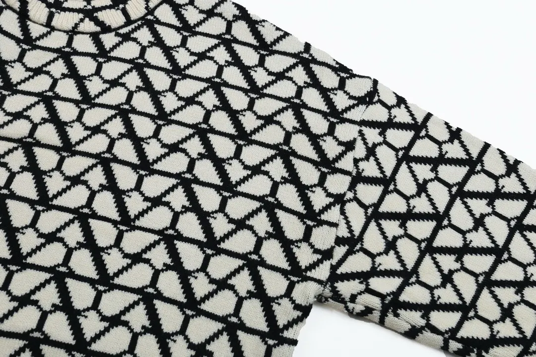 V-Logo Monogram Jacquard Crew-Neck Sweater D21023402 — view 3