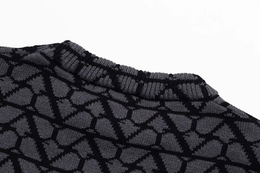 V-Logo Monogram Jacquard Crew-Neck Sweater D21023404 — view 5