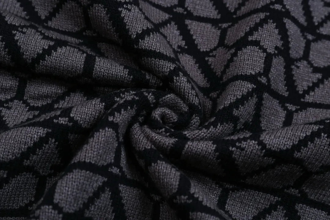 V-Logo Monogram Jacquard Crew-Neck Sweater D21023404 — view 8