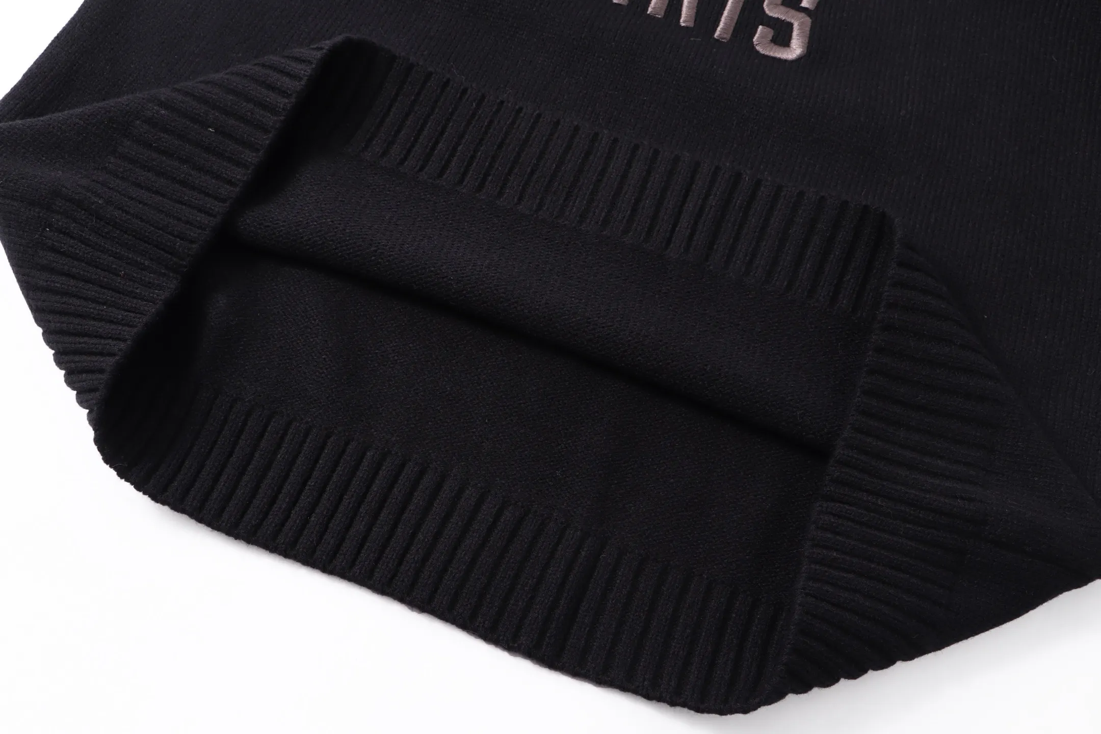 Givenchy Logo Embroidered Crew-Neck Sweater D22023399 — view 7
