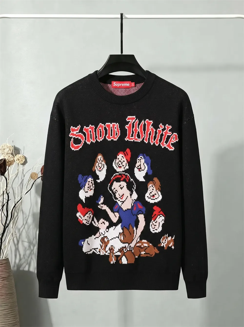 Snow White Jacquard Crew-Neck Sweater D22023389