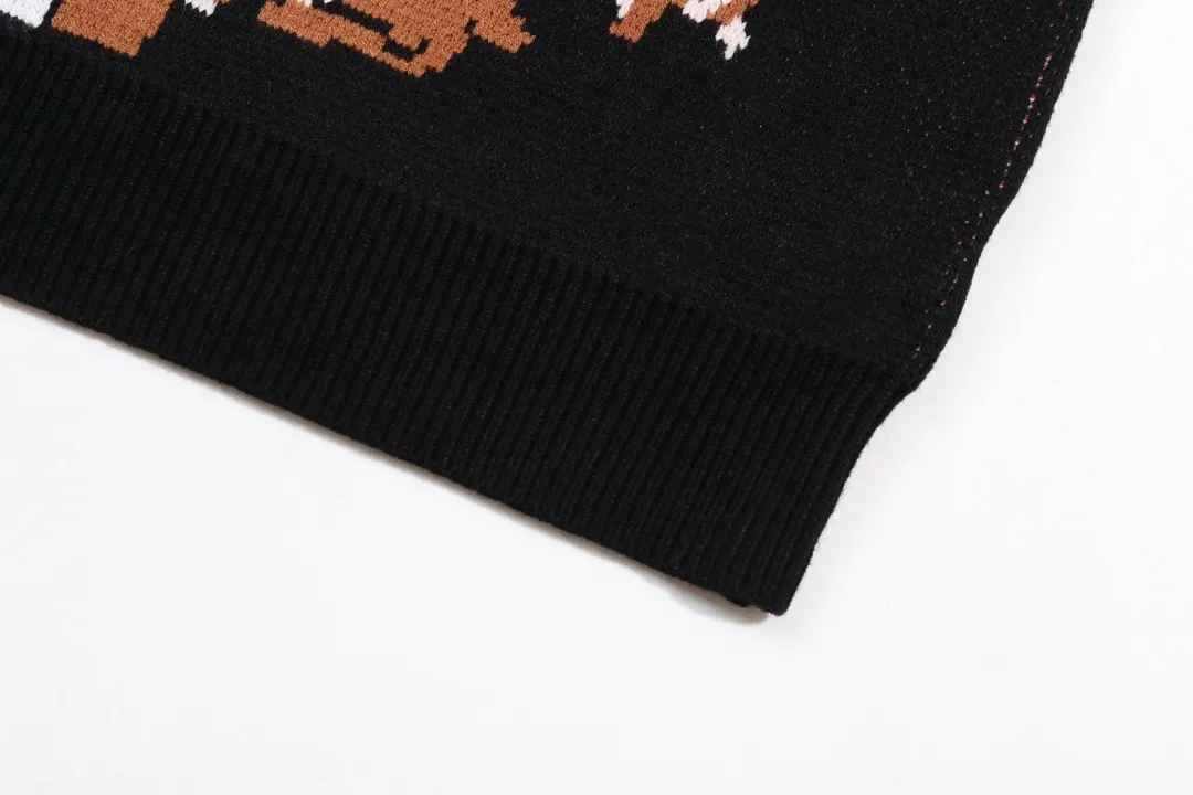 Snow White Jacquard Crew-Neck Sweater D22023389 — view 4