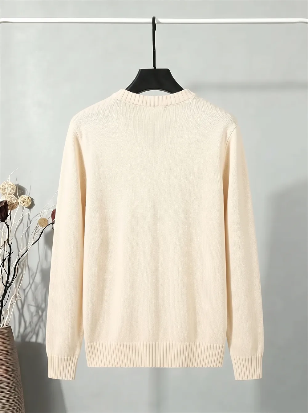 Chez Valentino Leopard Logo Embroidered Sweater D22023405 — view 2
