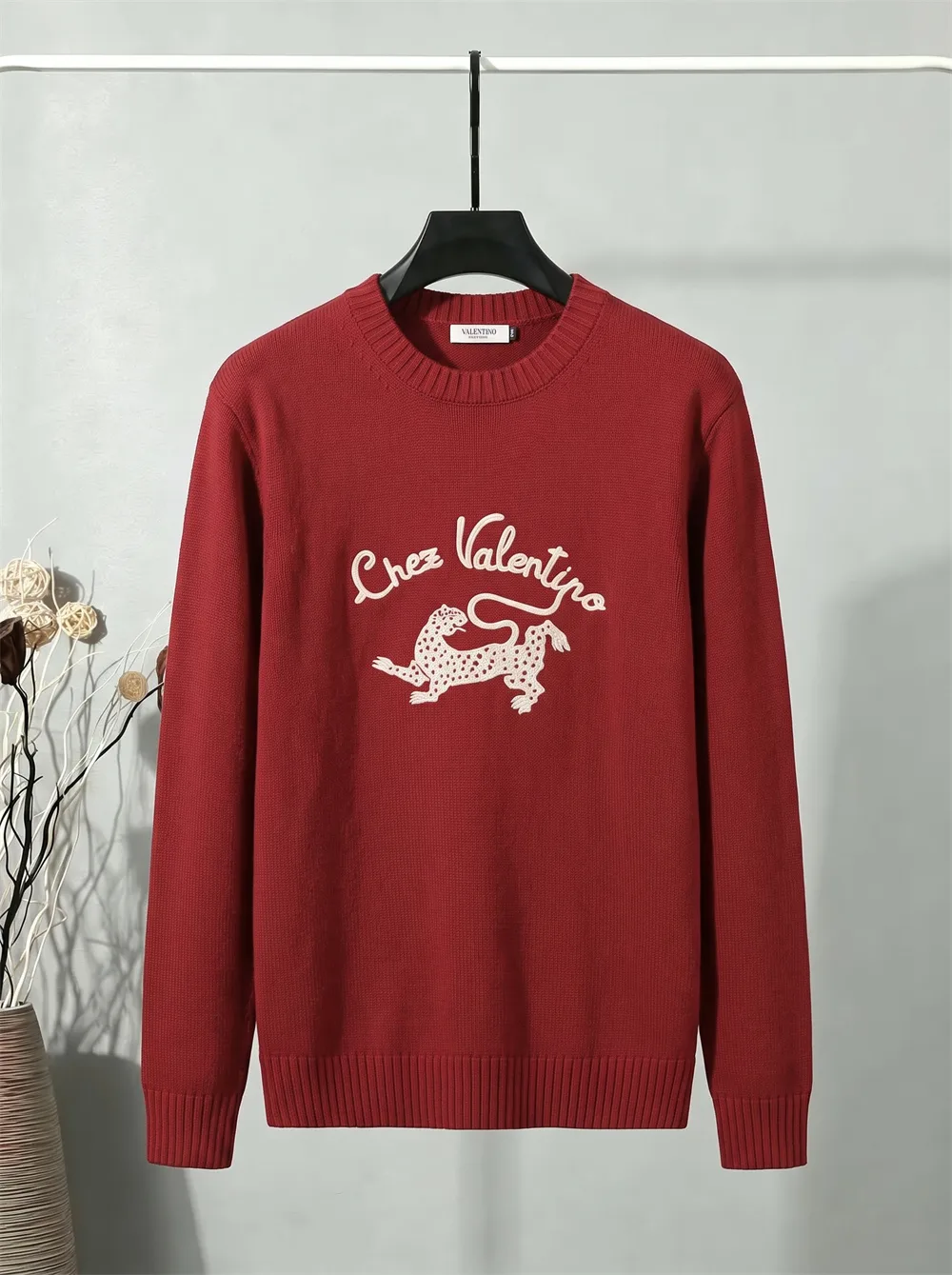 Leopard Logo Embroidered Crew-Neck Sweater D22023406