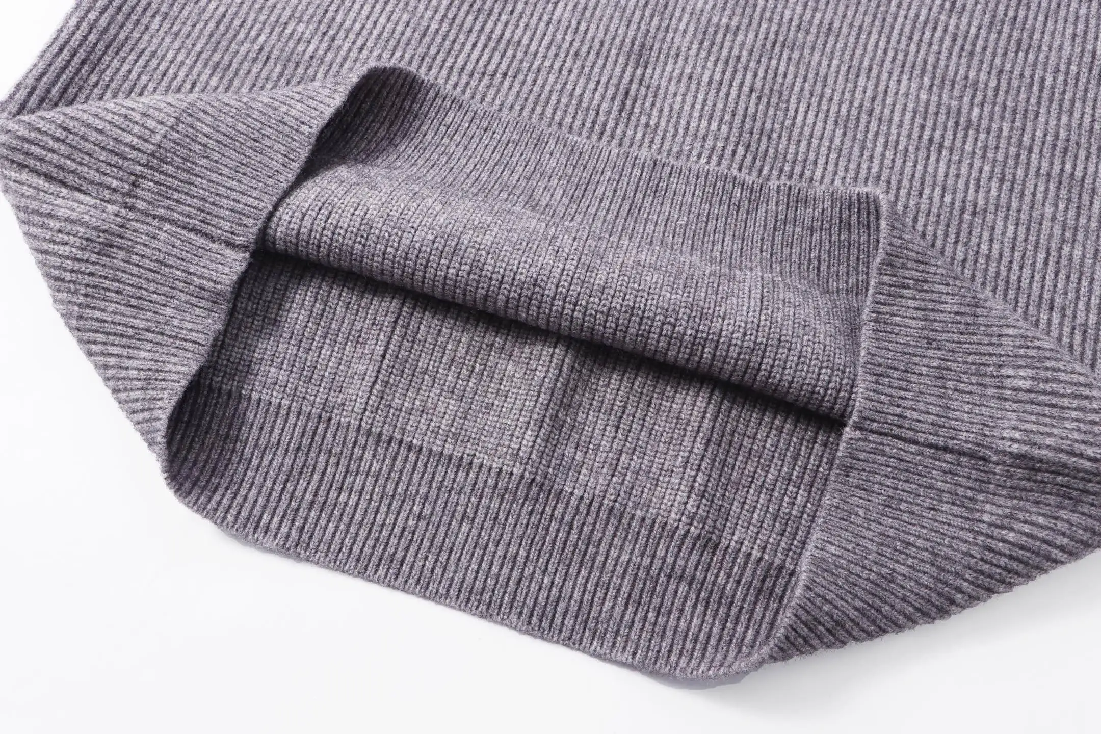 Logo-Embroidered V-Neck Ribbed Sweater D23023377 — view 6