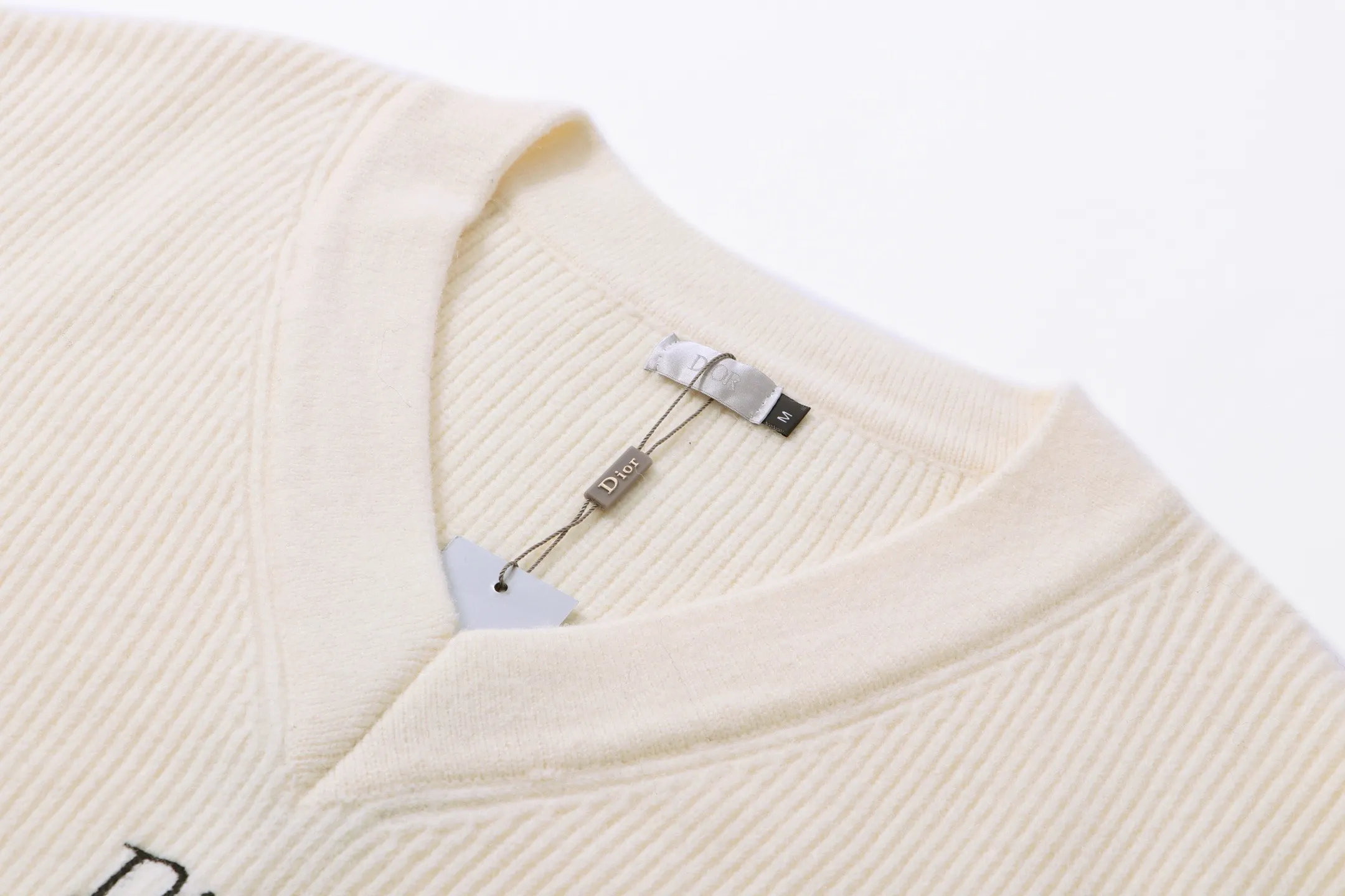 Logo Embroidered V-Neck Ribbed Sweater D23023378 — view 6