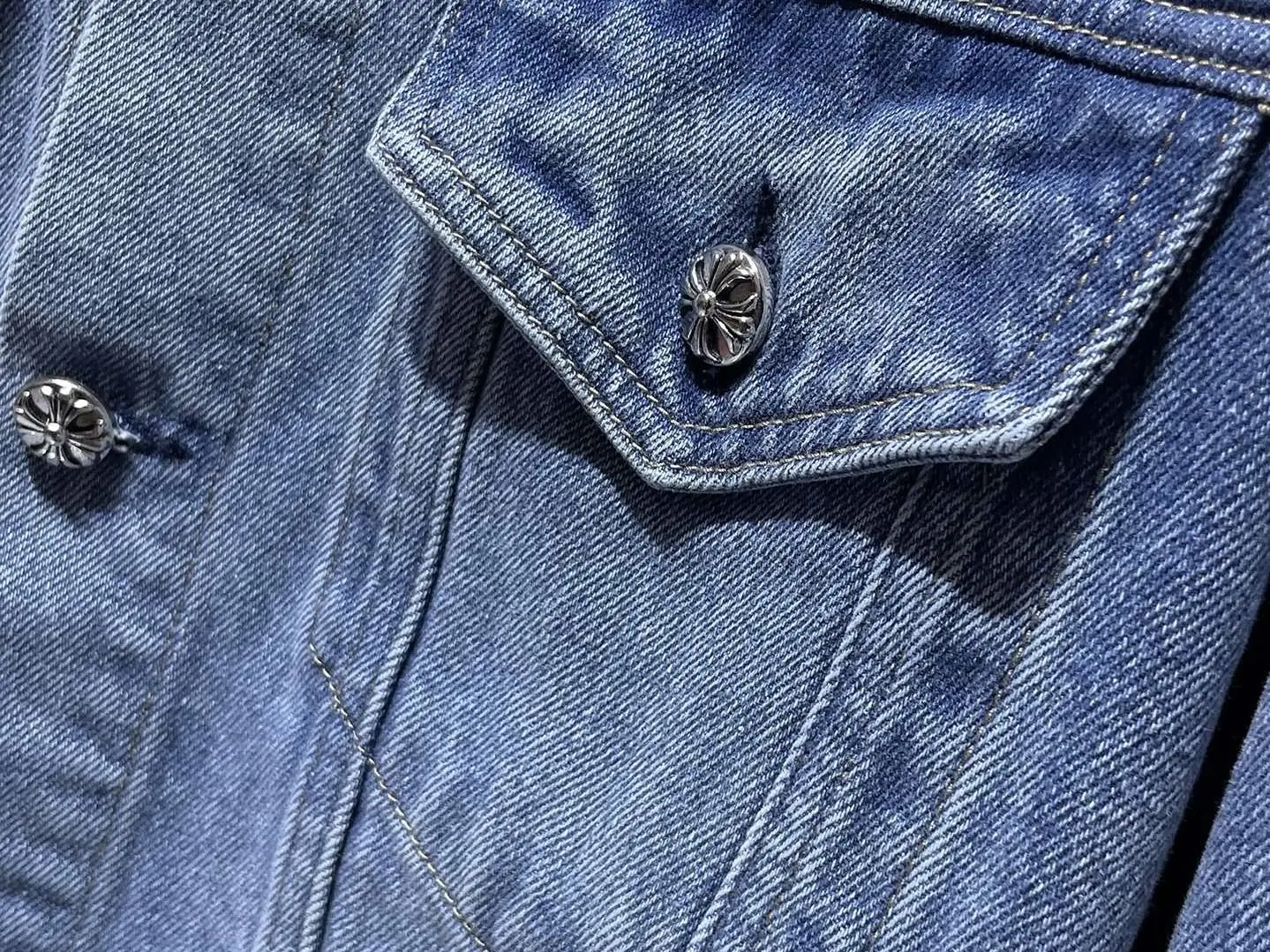 Embroidered Leather Patch Denim Jacket D25023459 — view 5