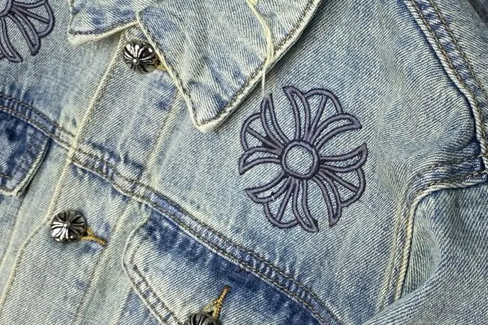 Embroidered Distressed Denim Jacket D25023462 — view 7