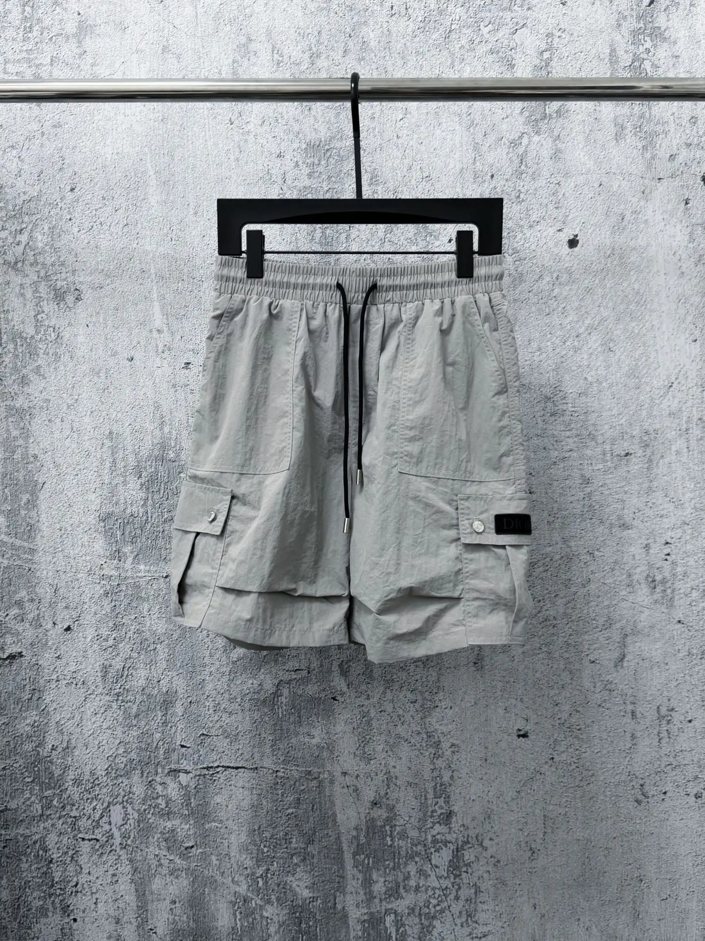 Logo-Patch Crinkled Nylon Cargo Shorts D18011687