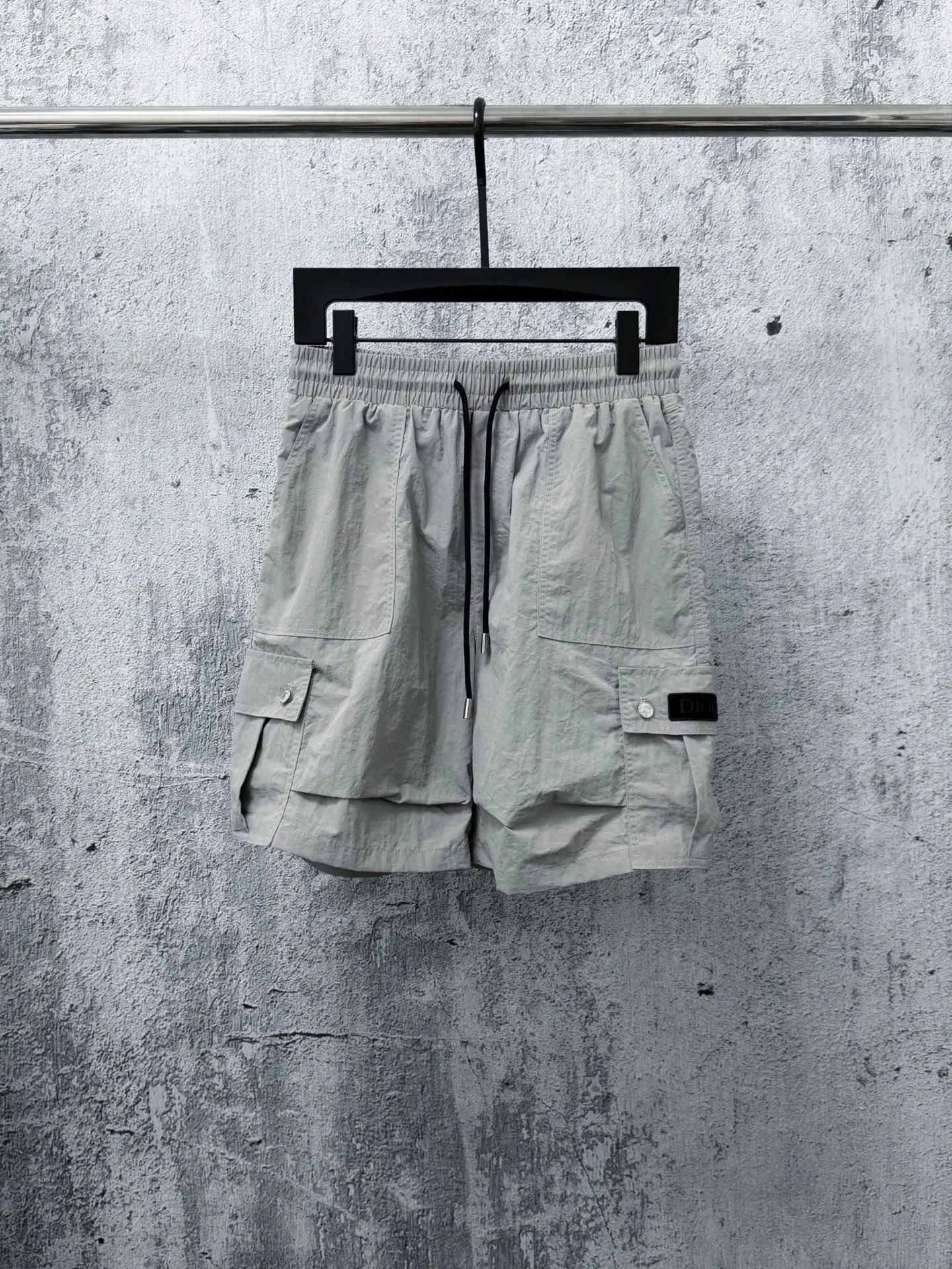Logo-Patch Crinkled Nylon Cargo Shorts D18011687