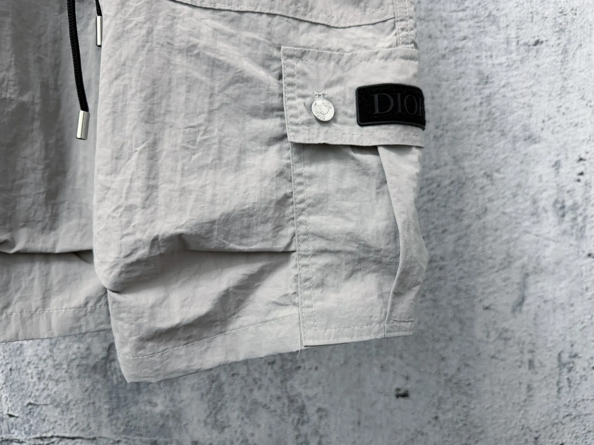 Logo-Patch Crinkled Nylon Cargo Shorts D18011687 — view 7