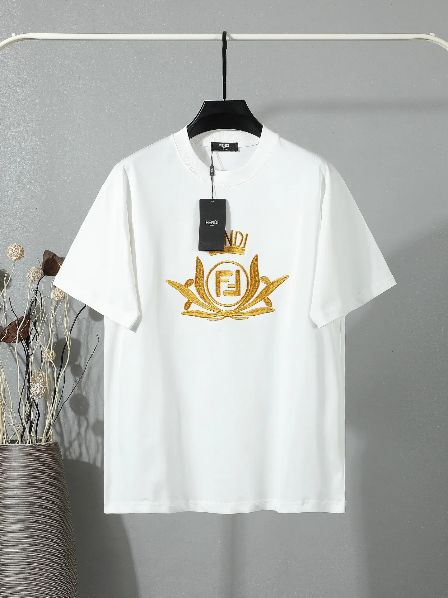Embroidered Logo Crest Cotton T-Shirt D14011650