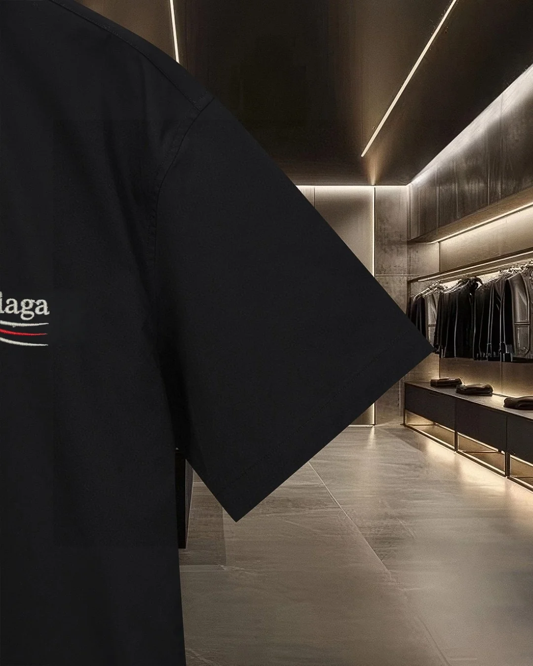 Logo-Embroidered Short-Sleeve Shirt D17511704 — view 7