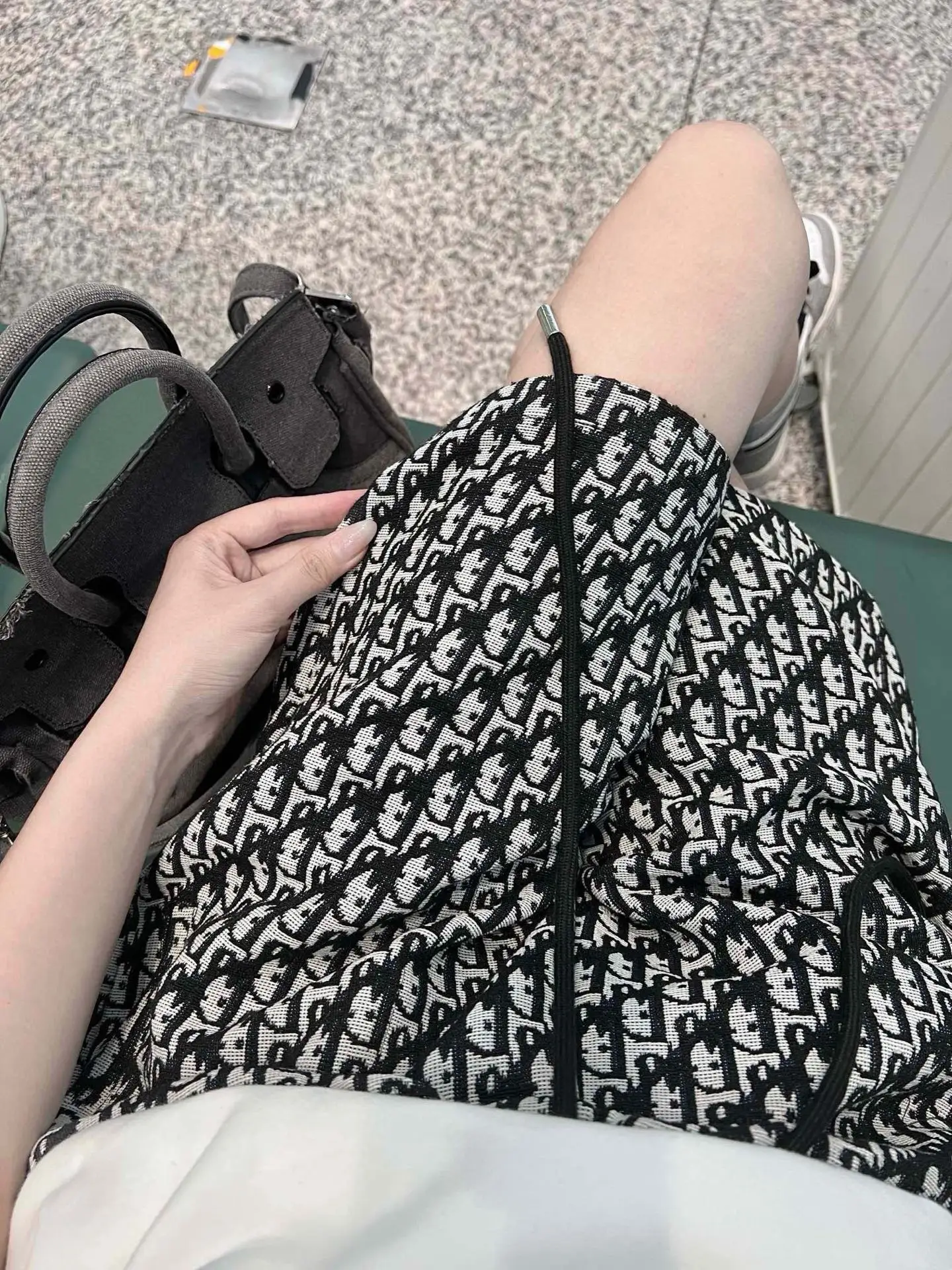 Oblique Jacquard Knit Shorts D13511676 — view 9