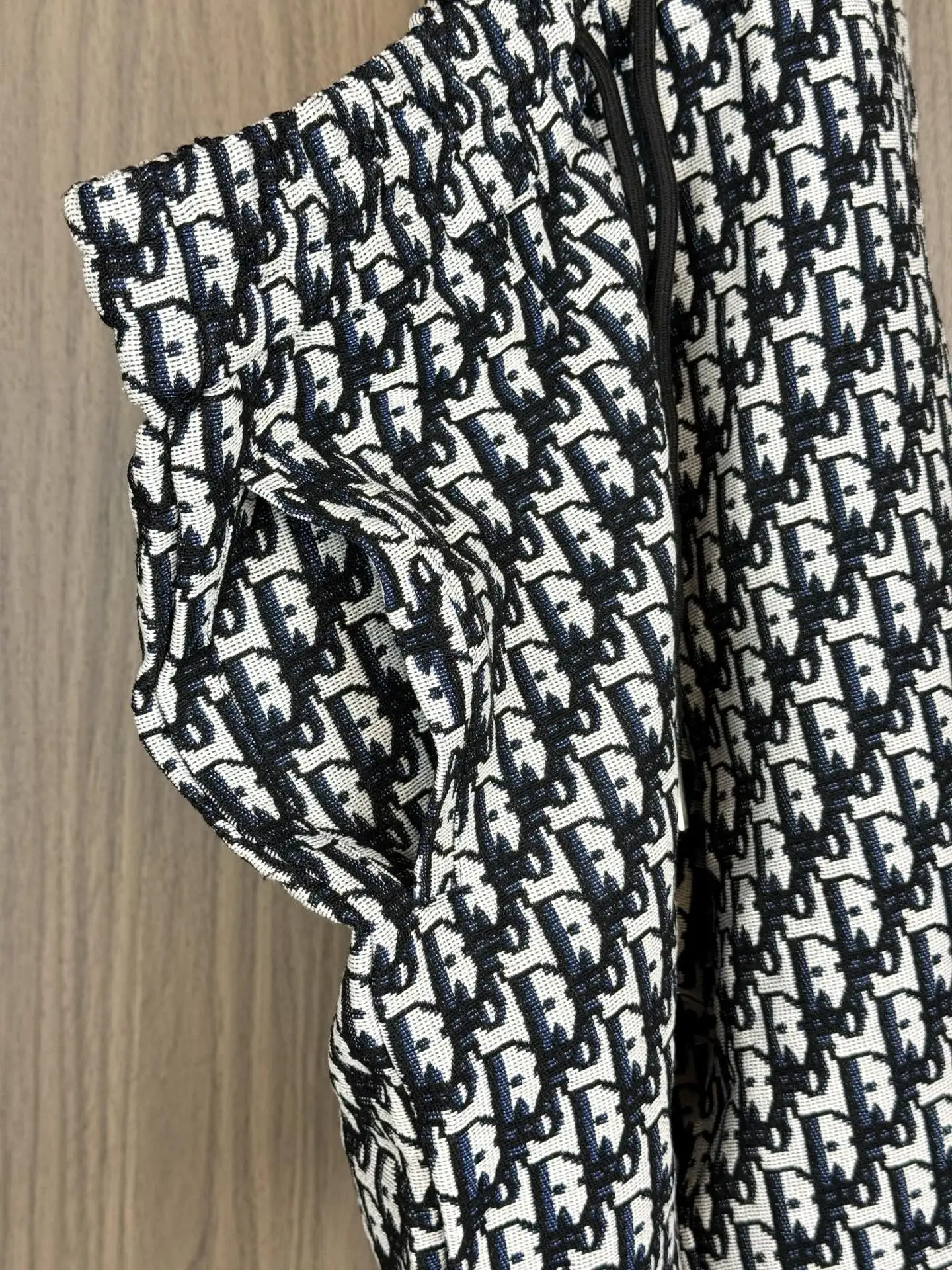 Oblique Jacquard Knit Shorts D13511677 — view 4