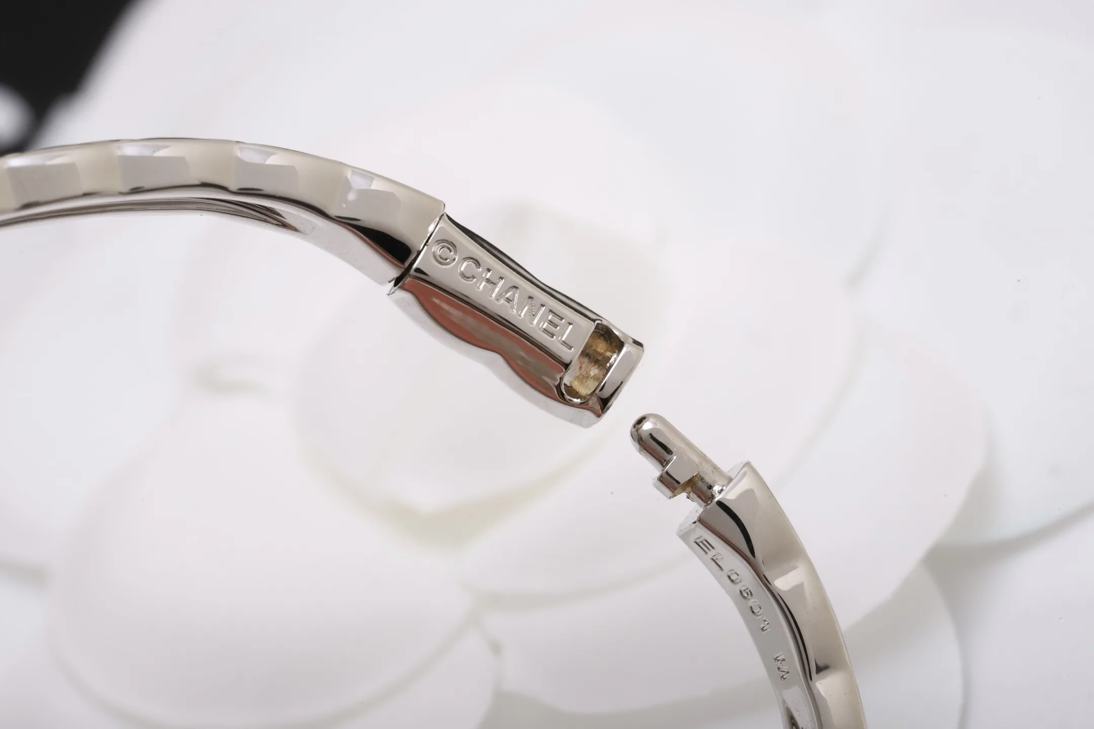 Coco Crush Inspired Quilted Bangle with Crystals D22017618 — view 6
