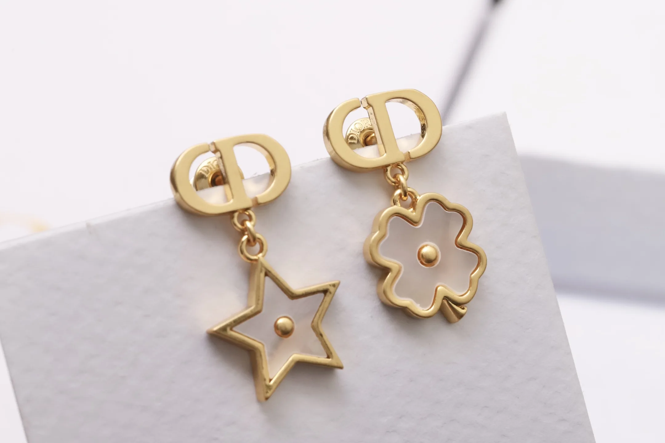 CD Star and Clover Mother-of-Pearl Drop Earrings D14017375 — view 5