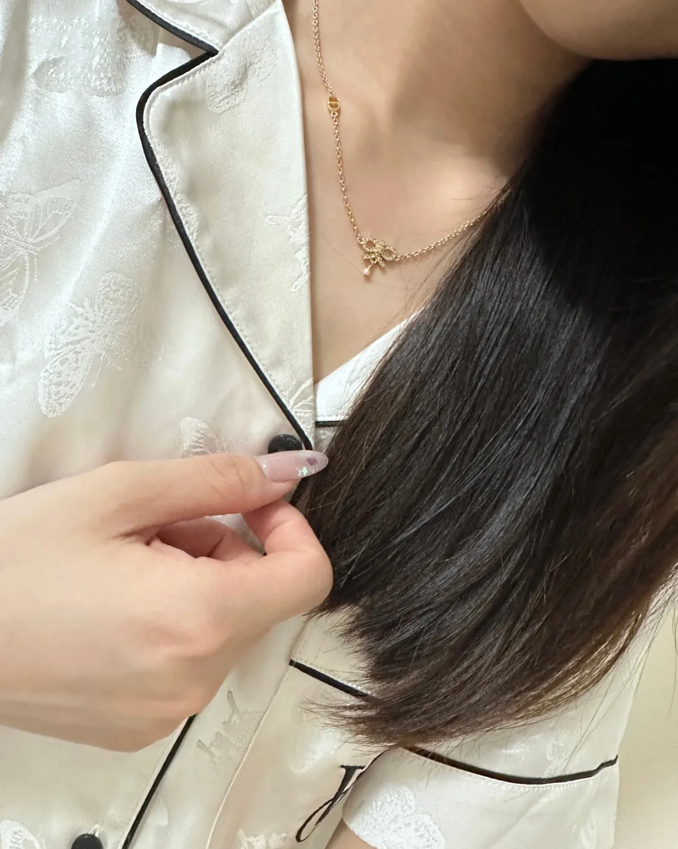 Le Nœud de Dior Bow Pendant Necklace D11517528 — view 8